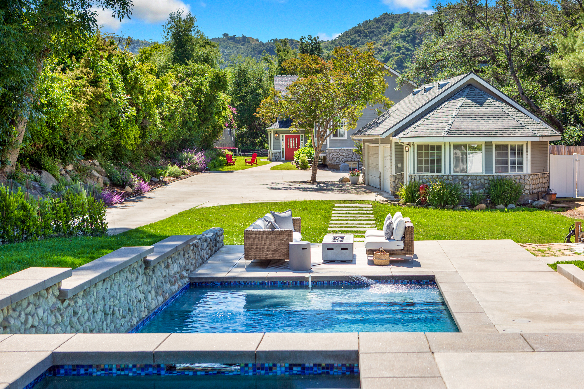 Cape Cod Modern in the Monrovia, California Suburbs - Photo 1