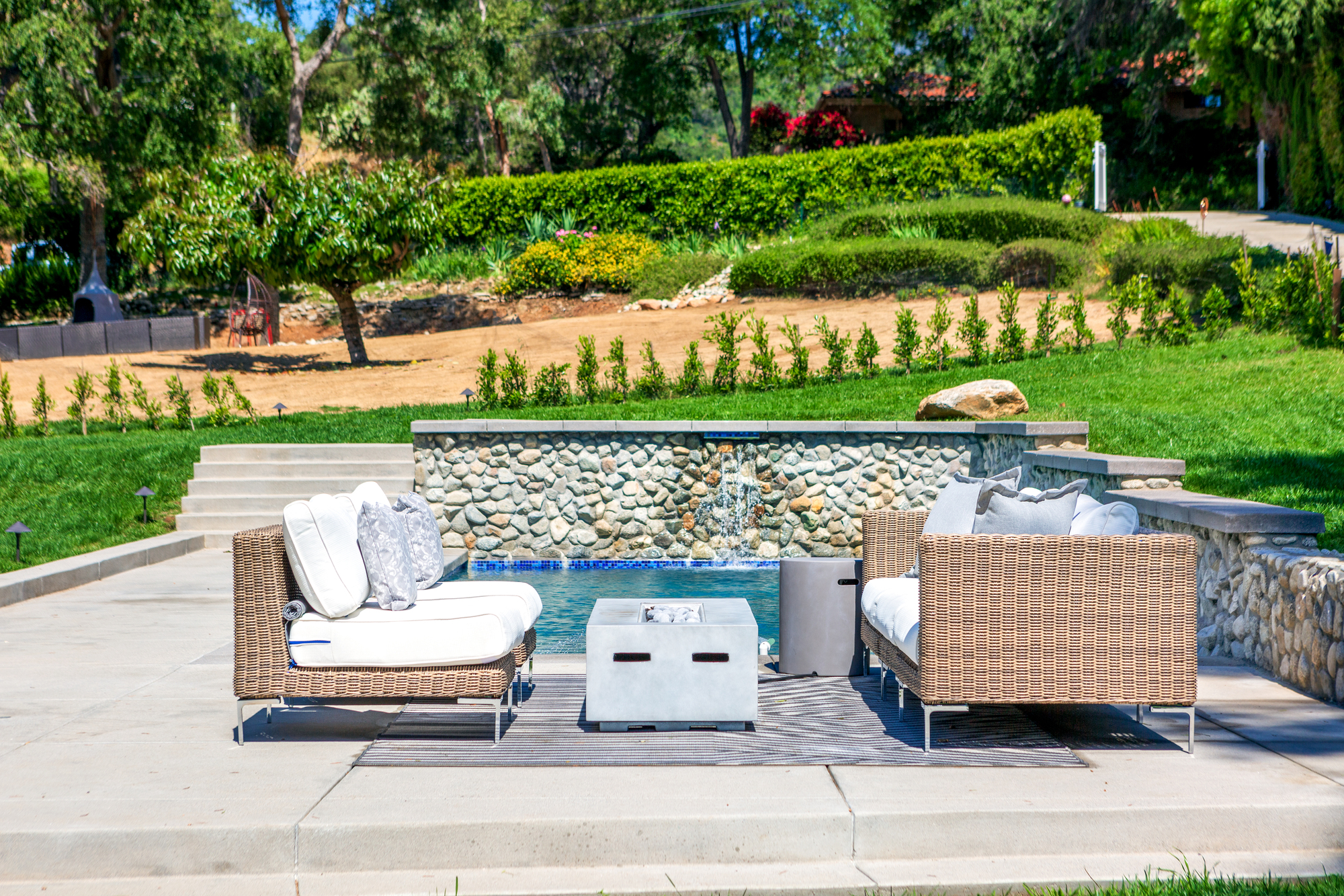 Cape Cod Modern in the Monrovia, California Suburbs - Photo 3