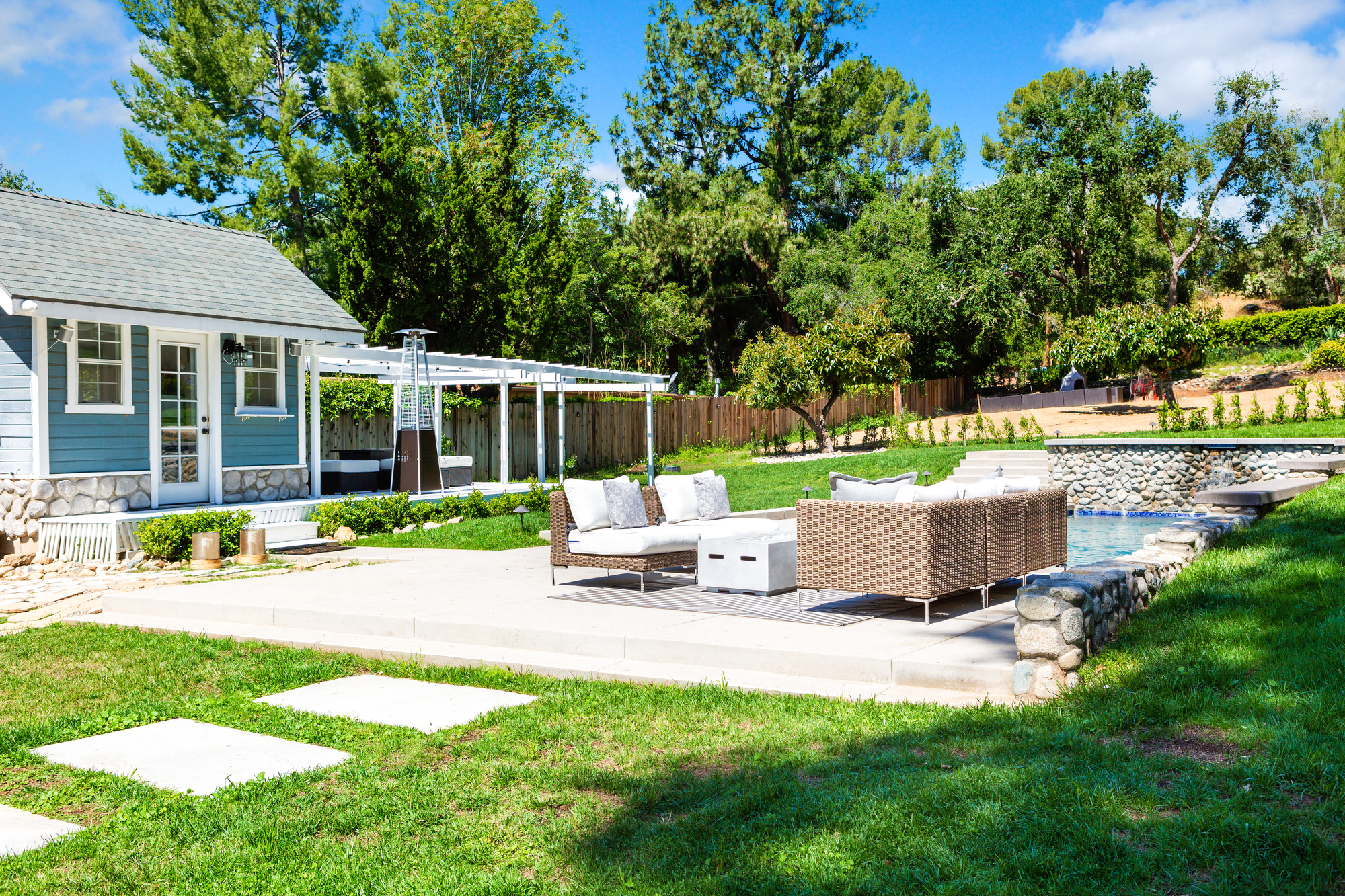 Cape Cod Modern in the Monrovia, California Suburbs - Photo 4