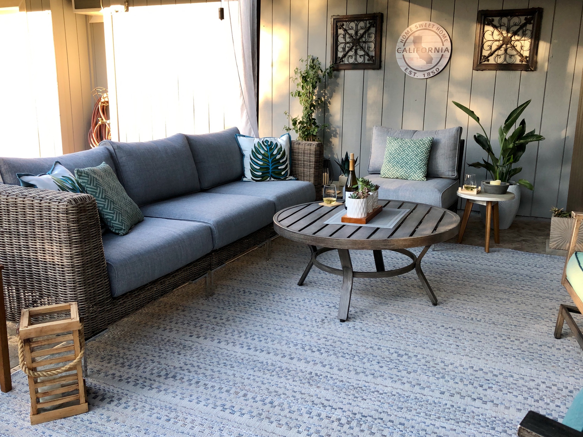 California Casual Outdoor Living Room in Folsom - Photo 3