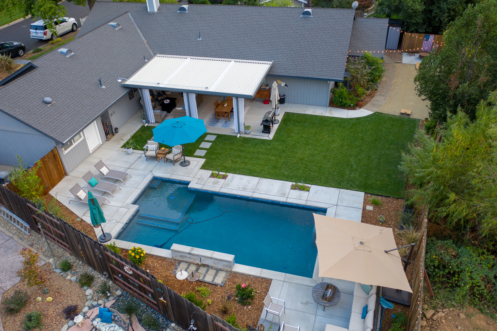 California Casual Outdoor Living Room in Folsom - Photo 12