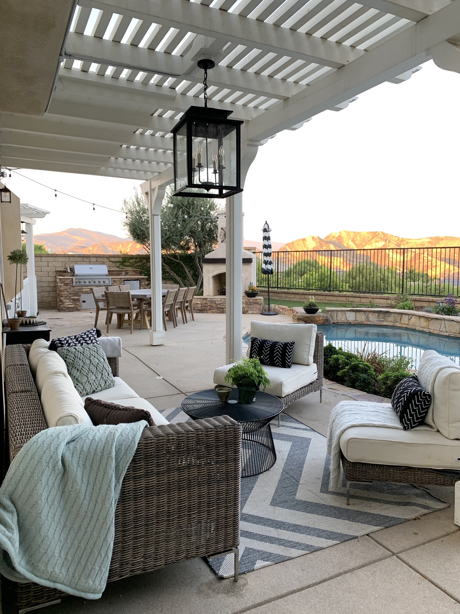 Santa Clarita Family Home - Photo 4