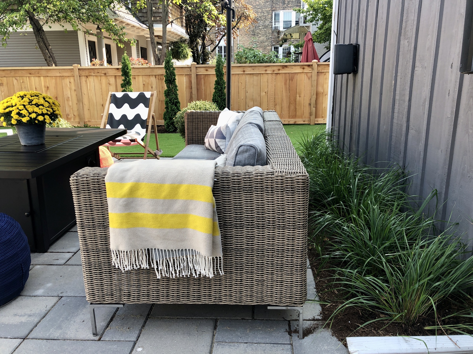 A Modern Space For Entertaining in Oak Park, IL - Photo 2