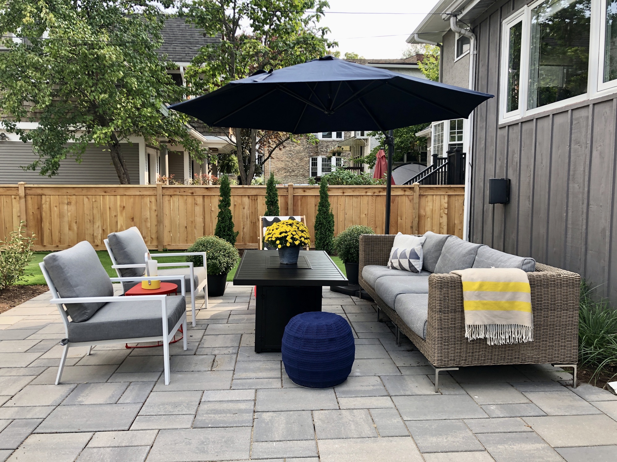 A Modern Space For Entertaining in Oak Park, IL - Photo 3