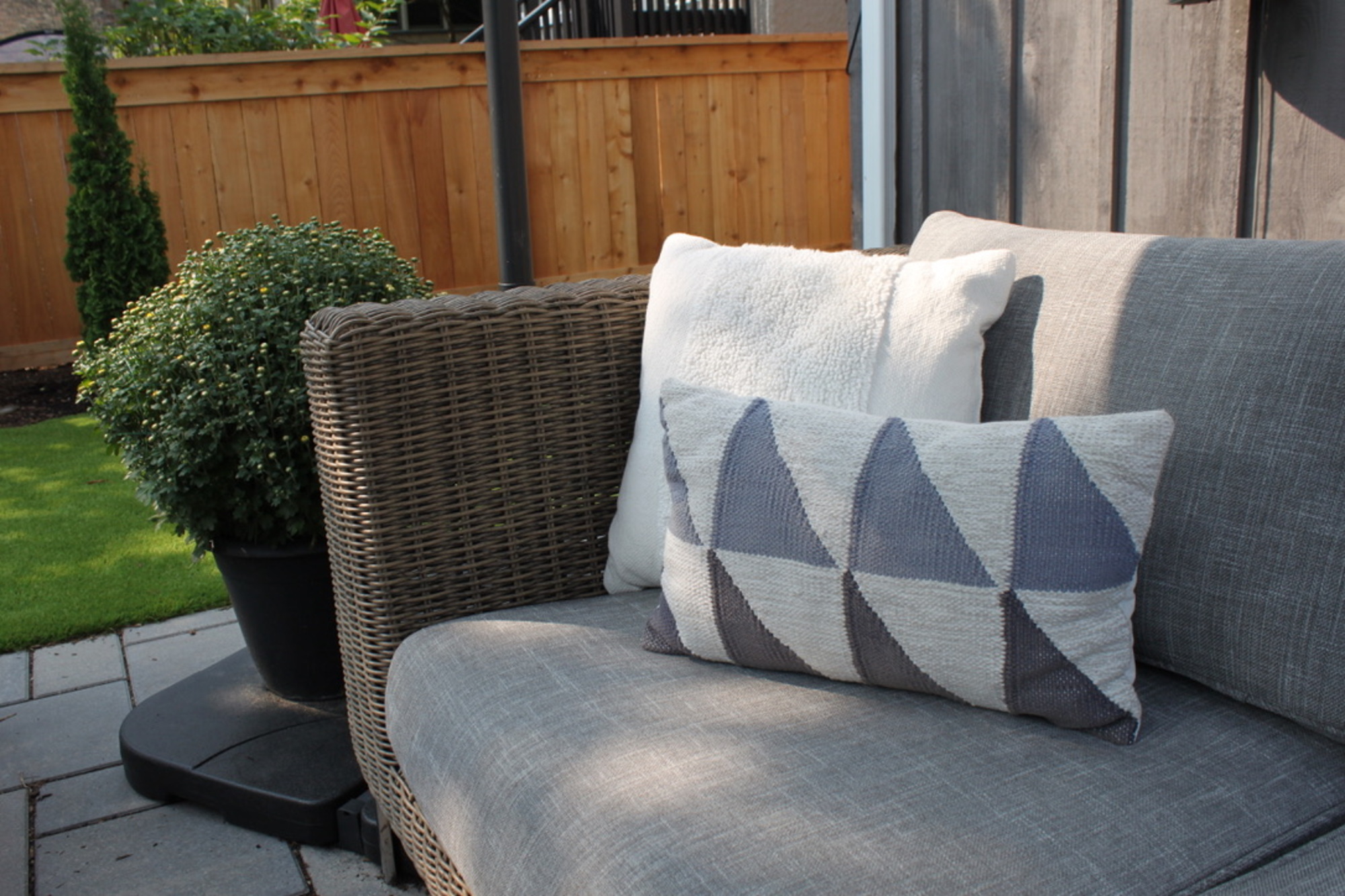 A Modern Space For Entertaining in Oak Park, IL - Photo 4