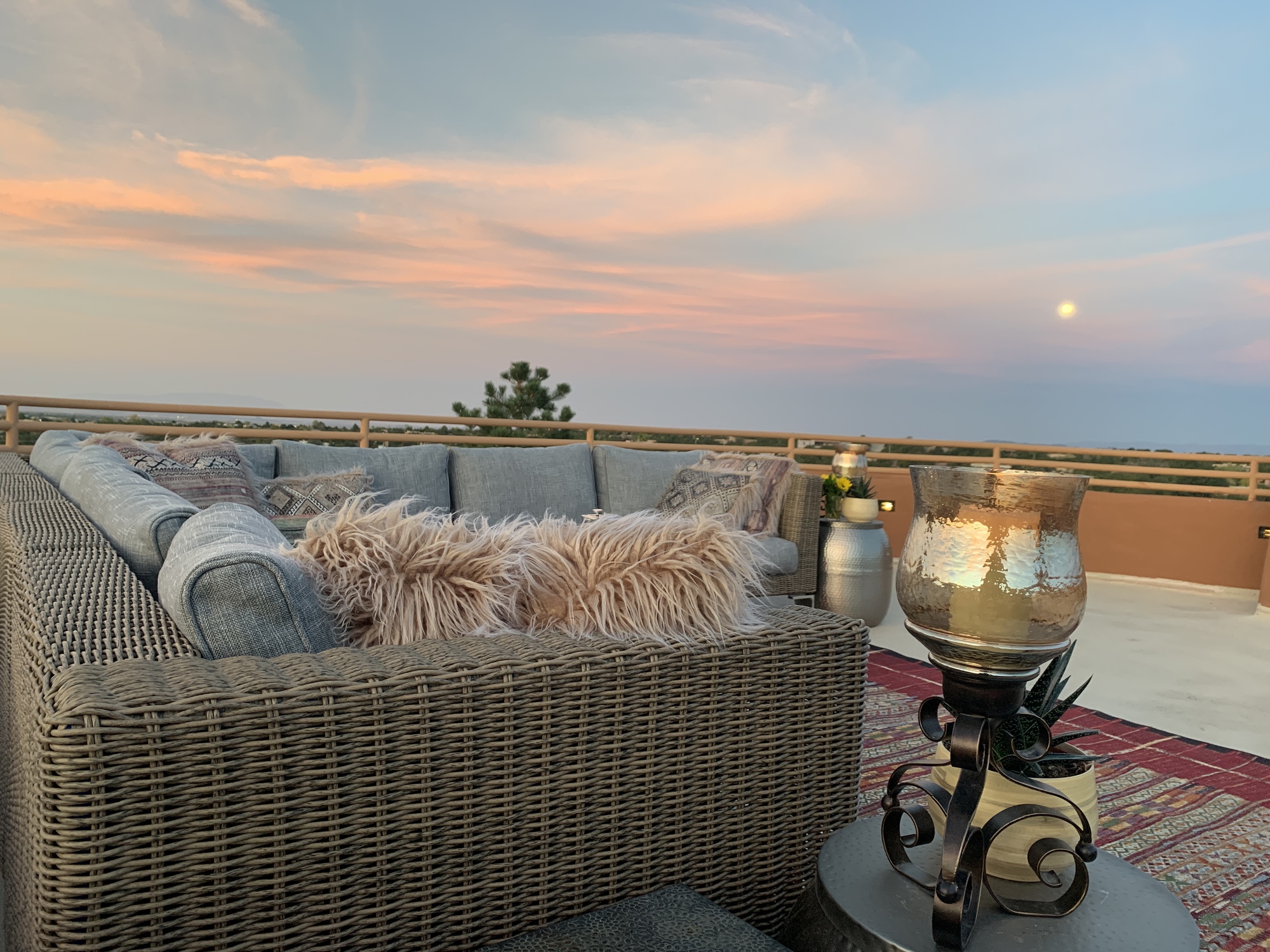 Enchanting Santa Fe Rooftop with 360 Horizon Views - Photo 4