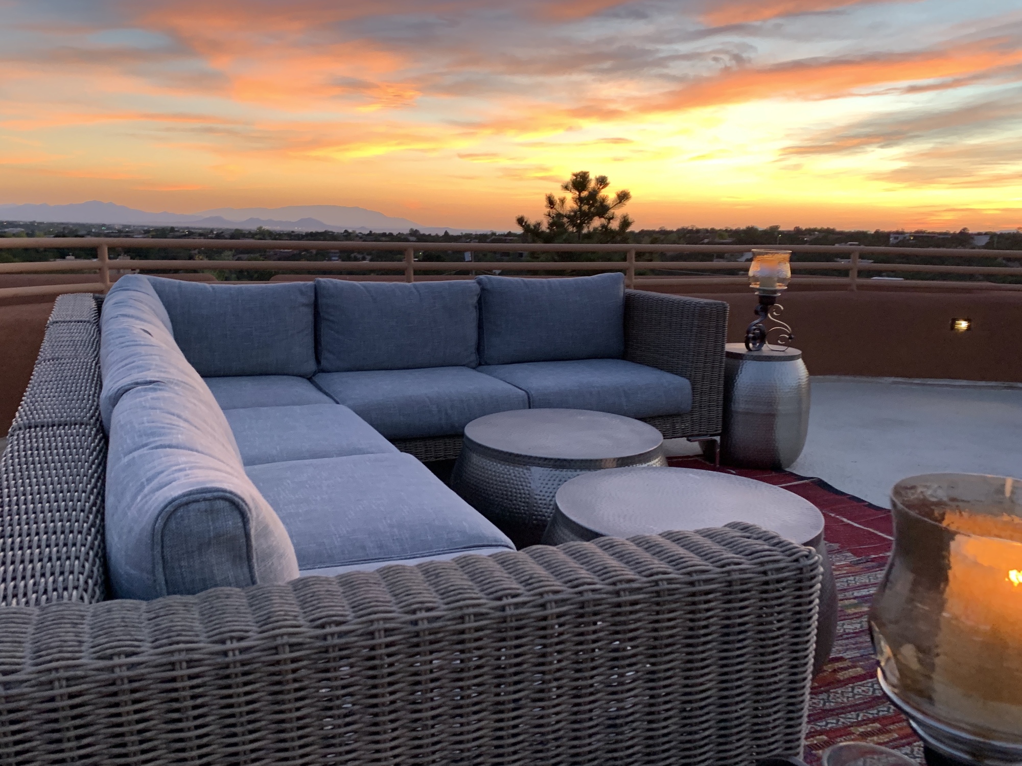 Enchanting Santa Fe Rooftop with 360 Horizon Views - Photo 9