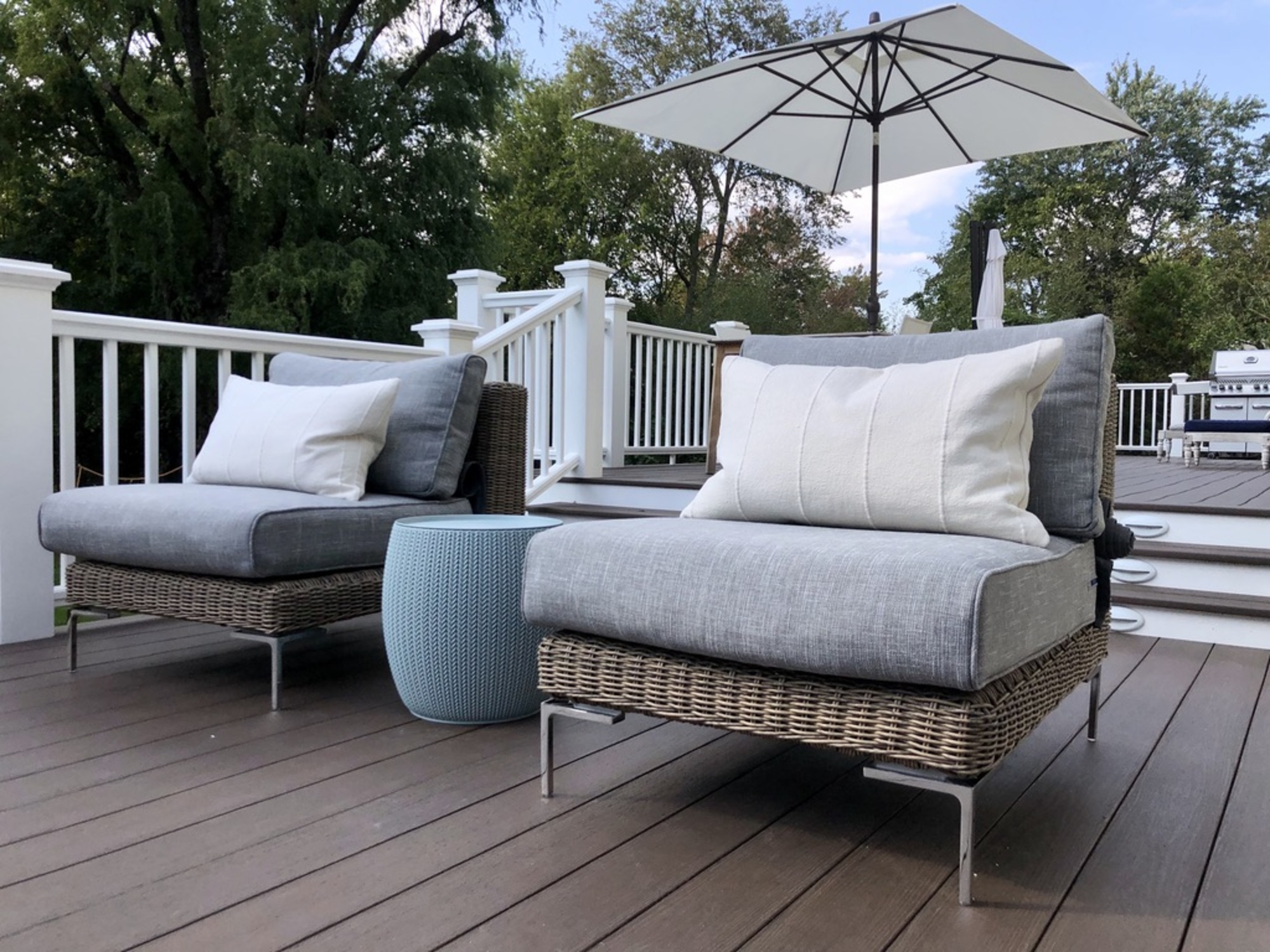 Transitional Outdoor Living Room in New York - Photo 4