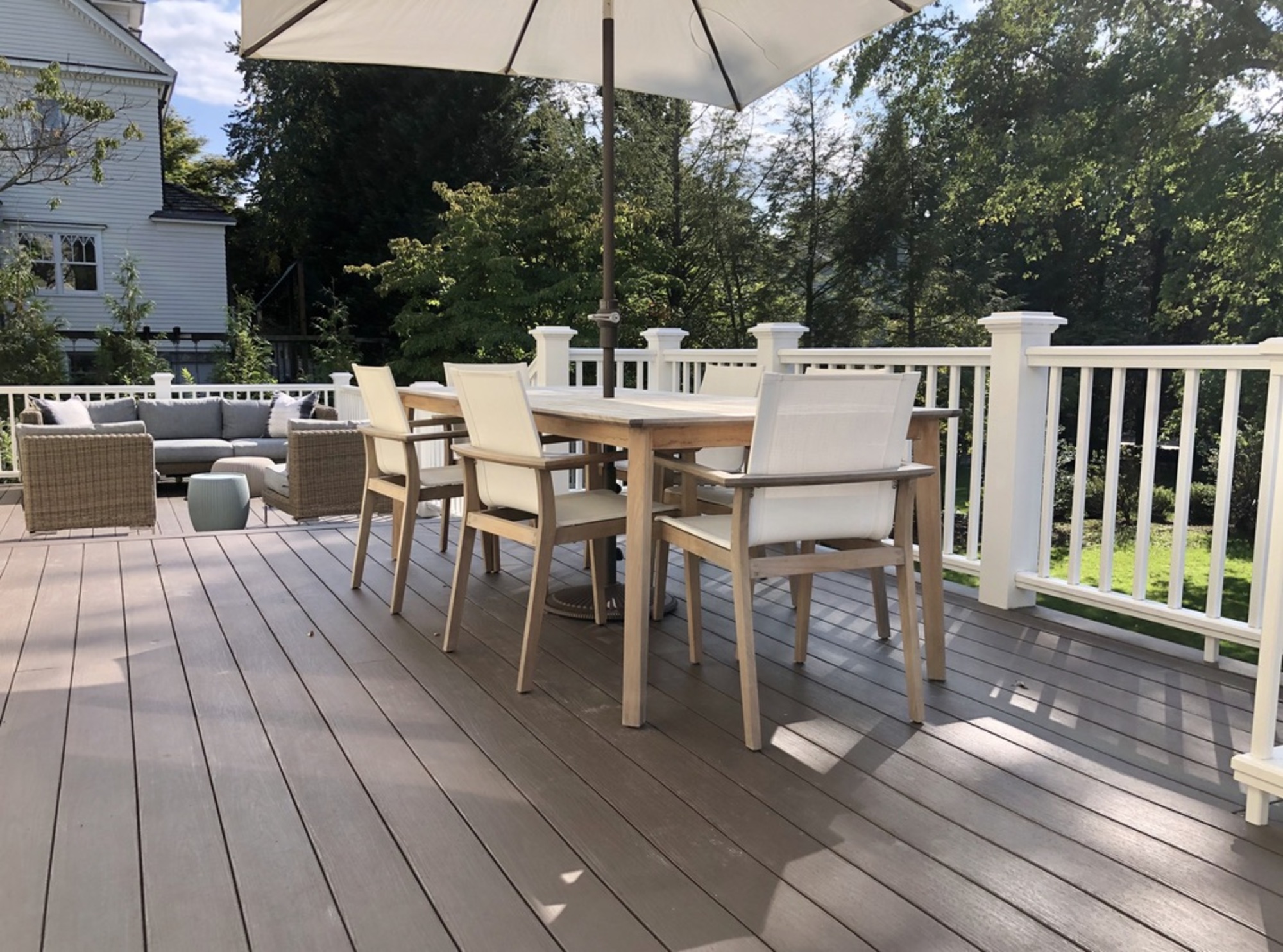 Transitional Outdoor Living Room in New York - Photo 5