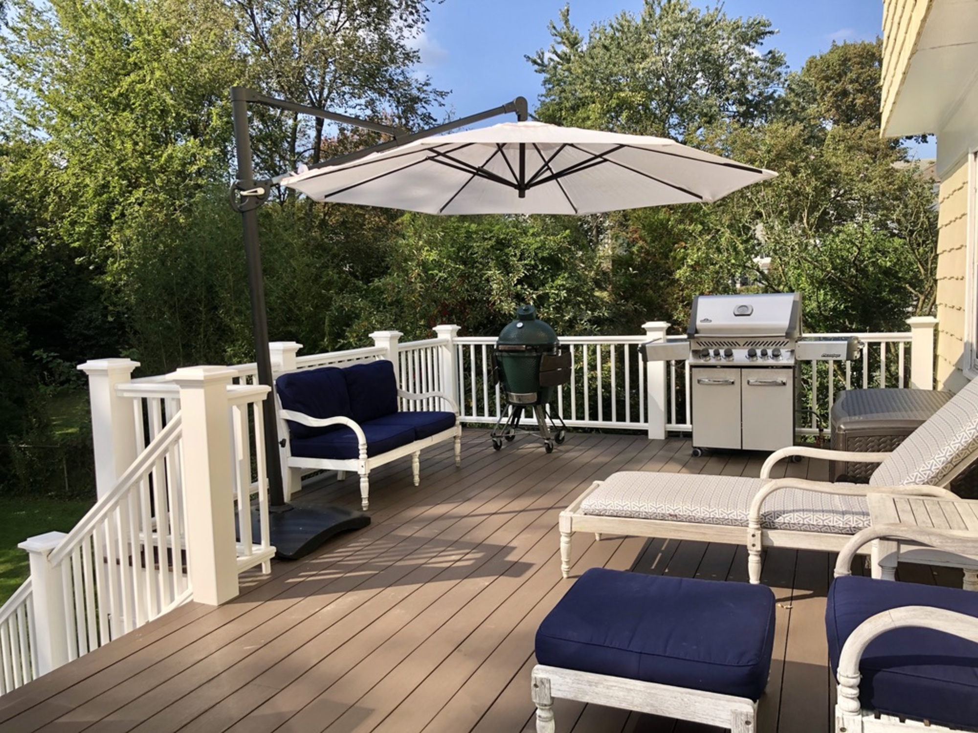 Transitional Outdoor Living Room in New York - Photo 8