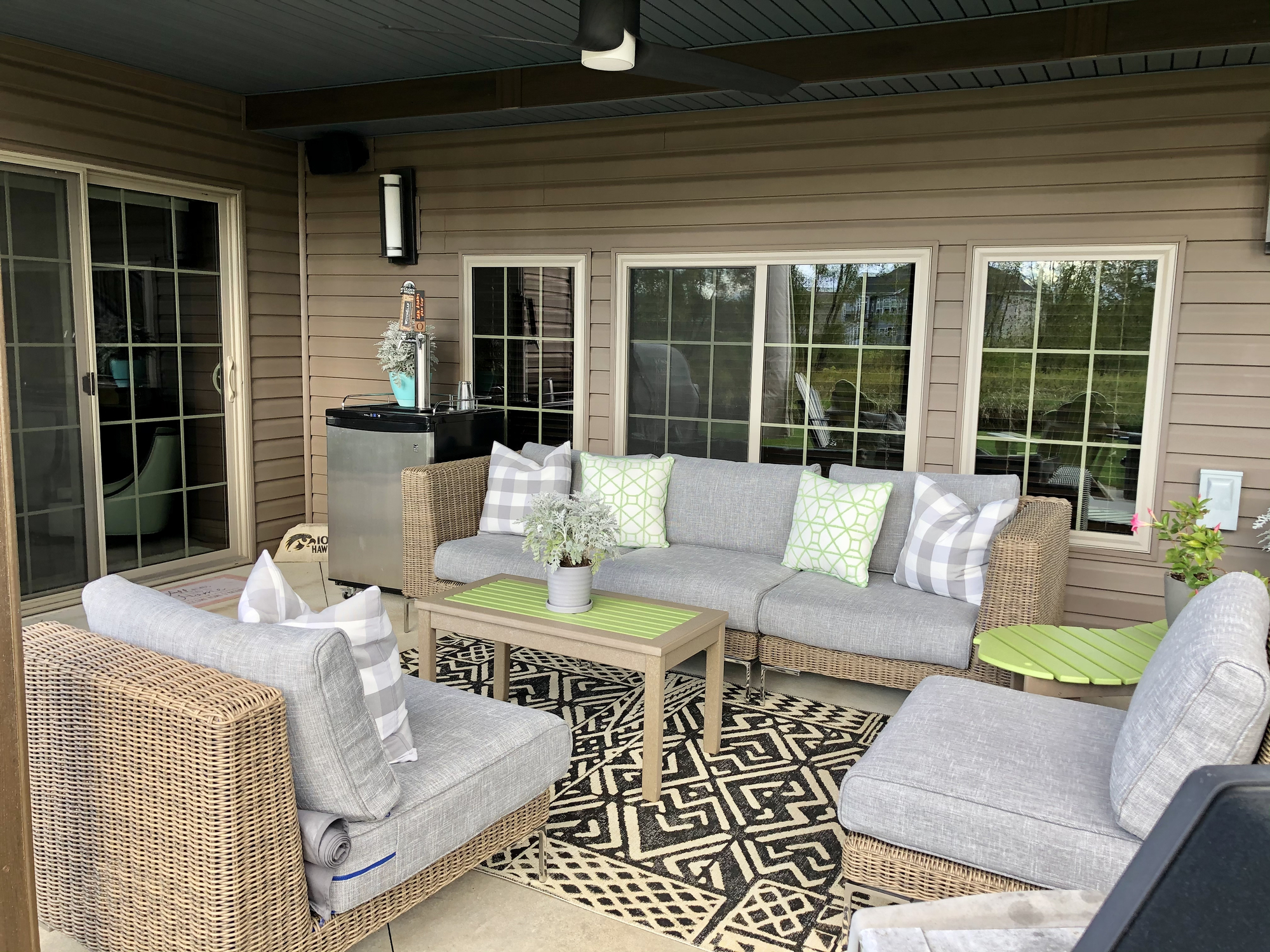 Contemporary Classic in Marion, Iowa - Photo 1