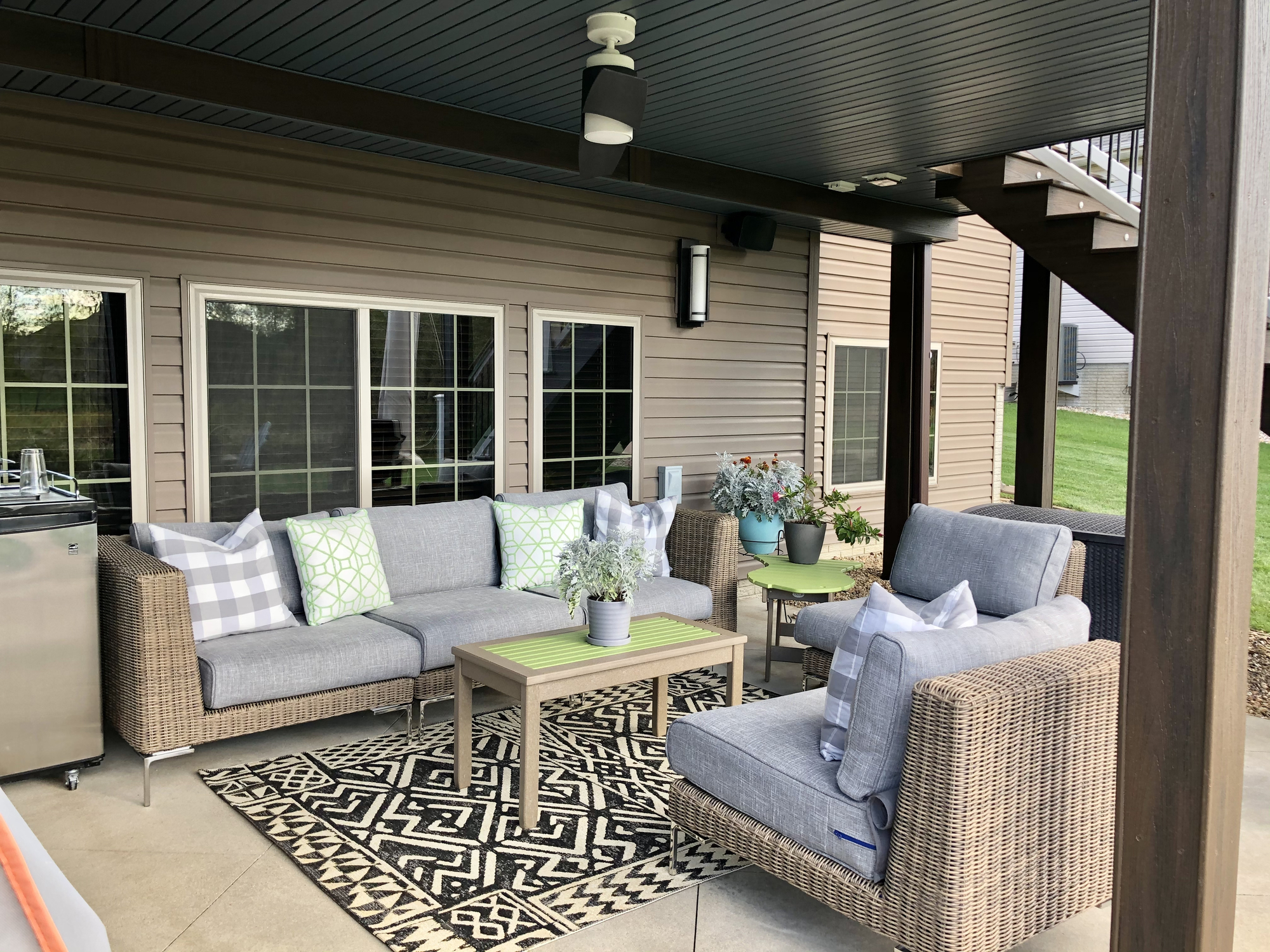 Contemporary Classic in Marion, Iowa - Photo 2