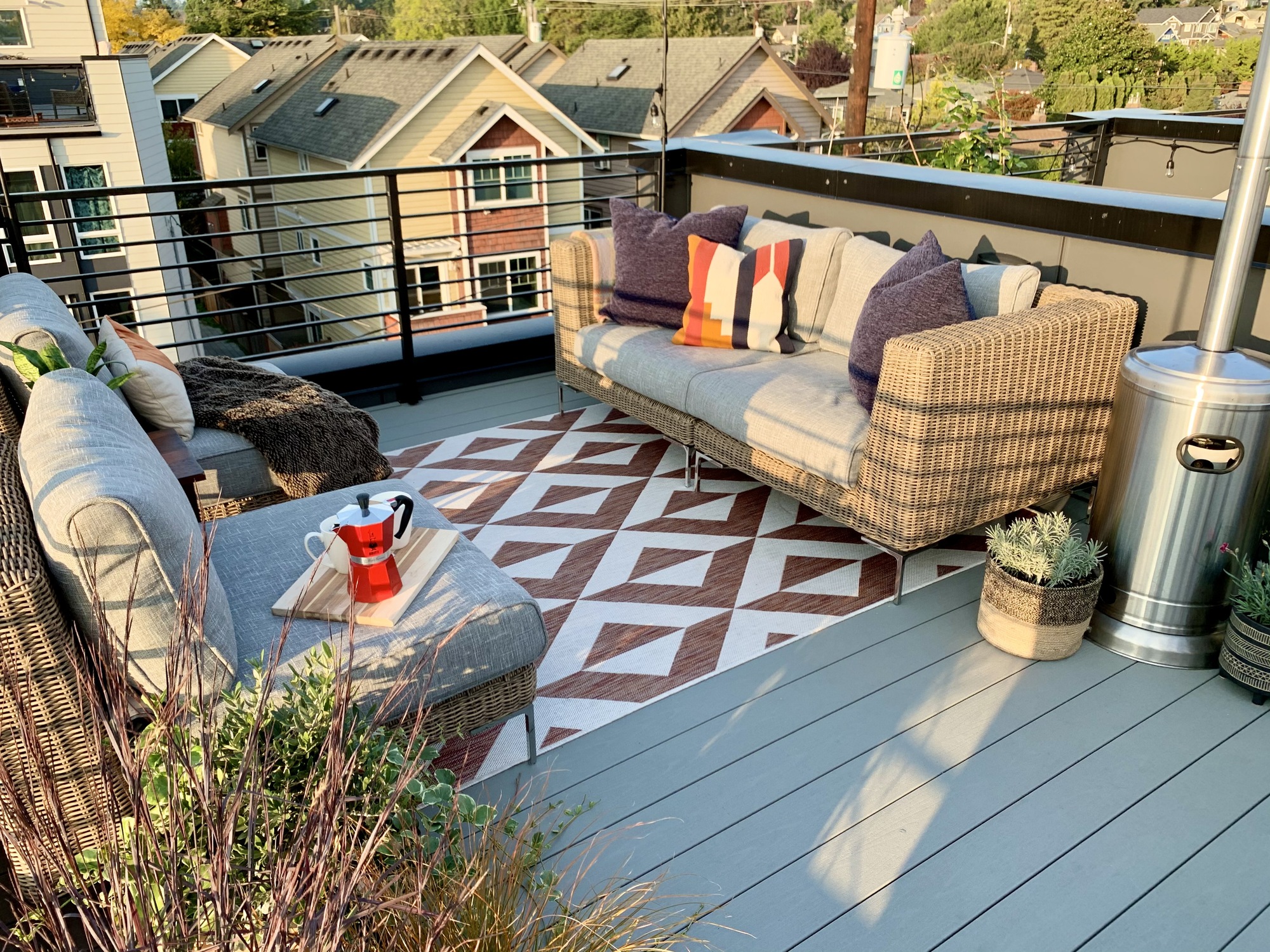 Modern Rooftop Escape in Seattle - Photo 1