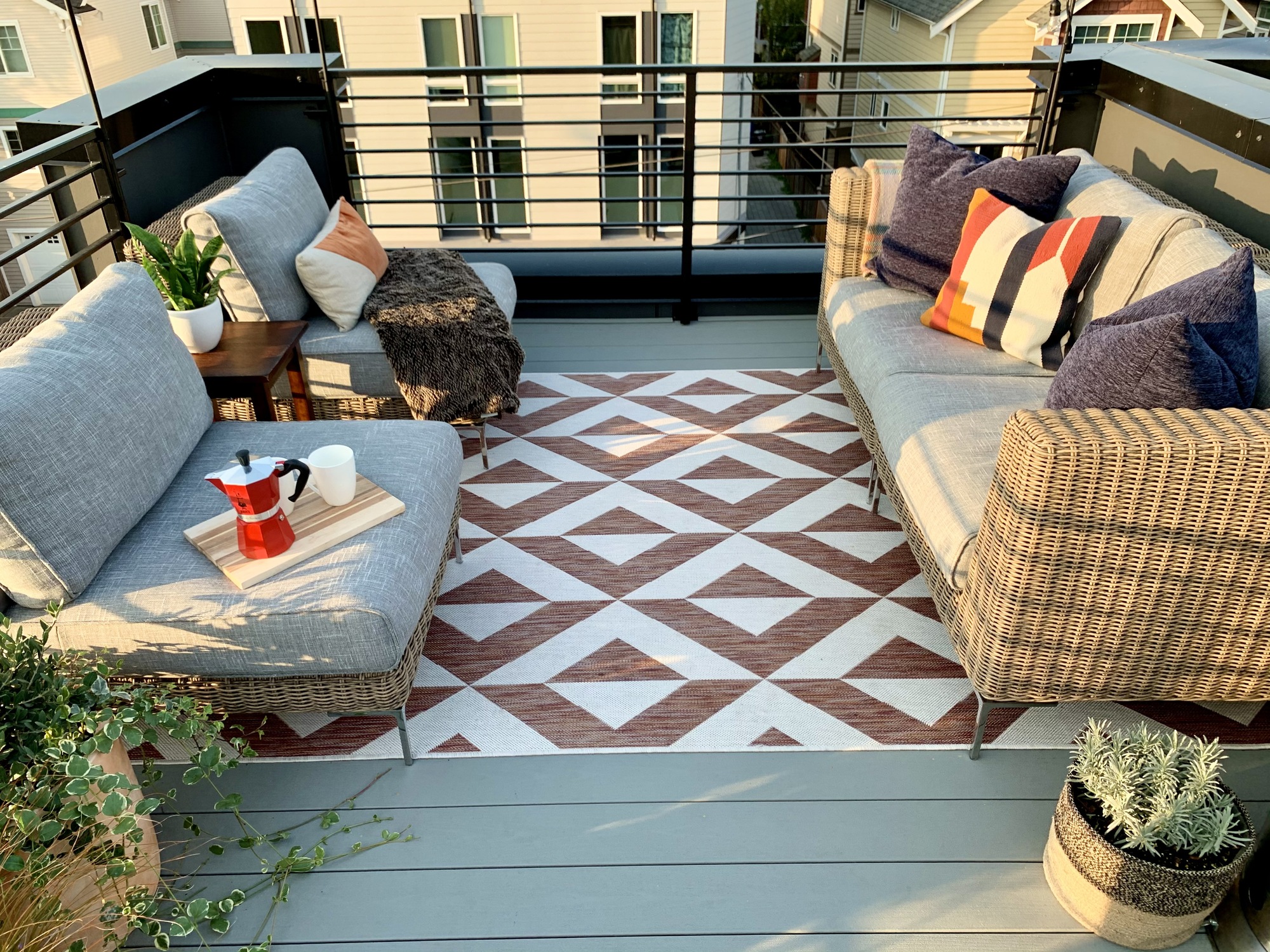 Modern Rooftop Escape in Seattle - Photo 2