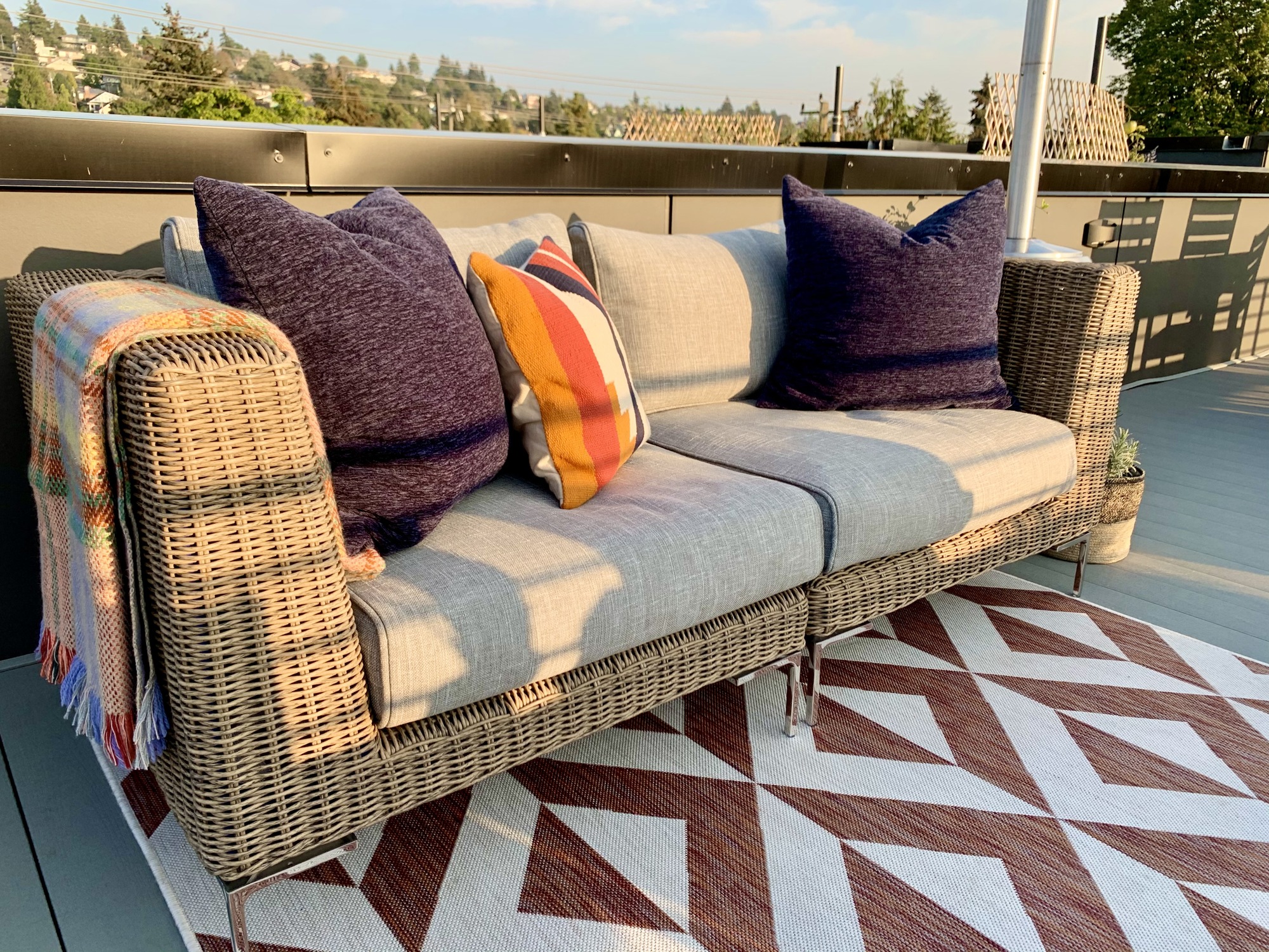 Modern Rooftop Escape in Seattle - Photo 3