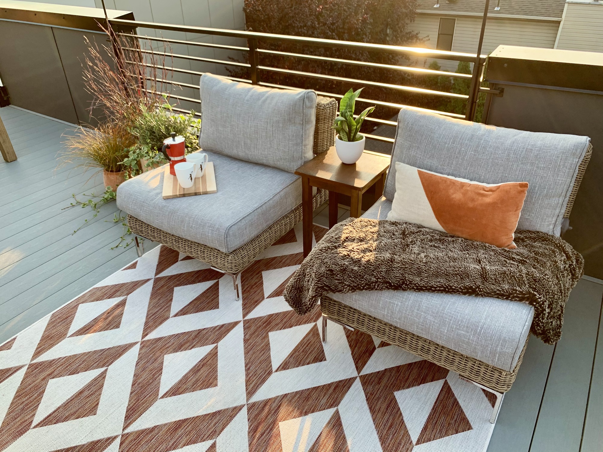 Modern Rooftop Escape in Seattle - Photo 4