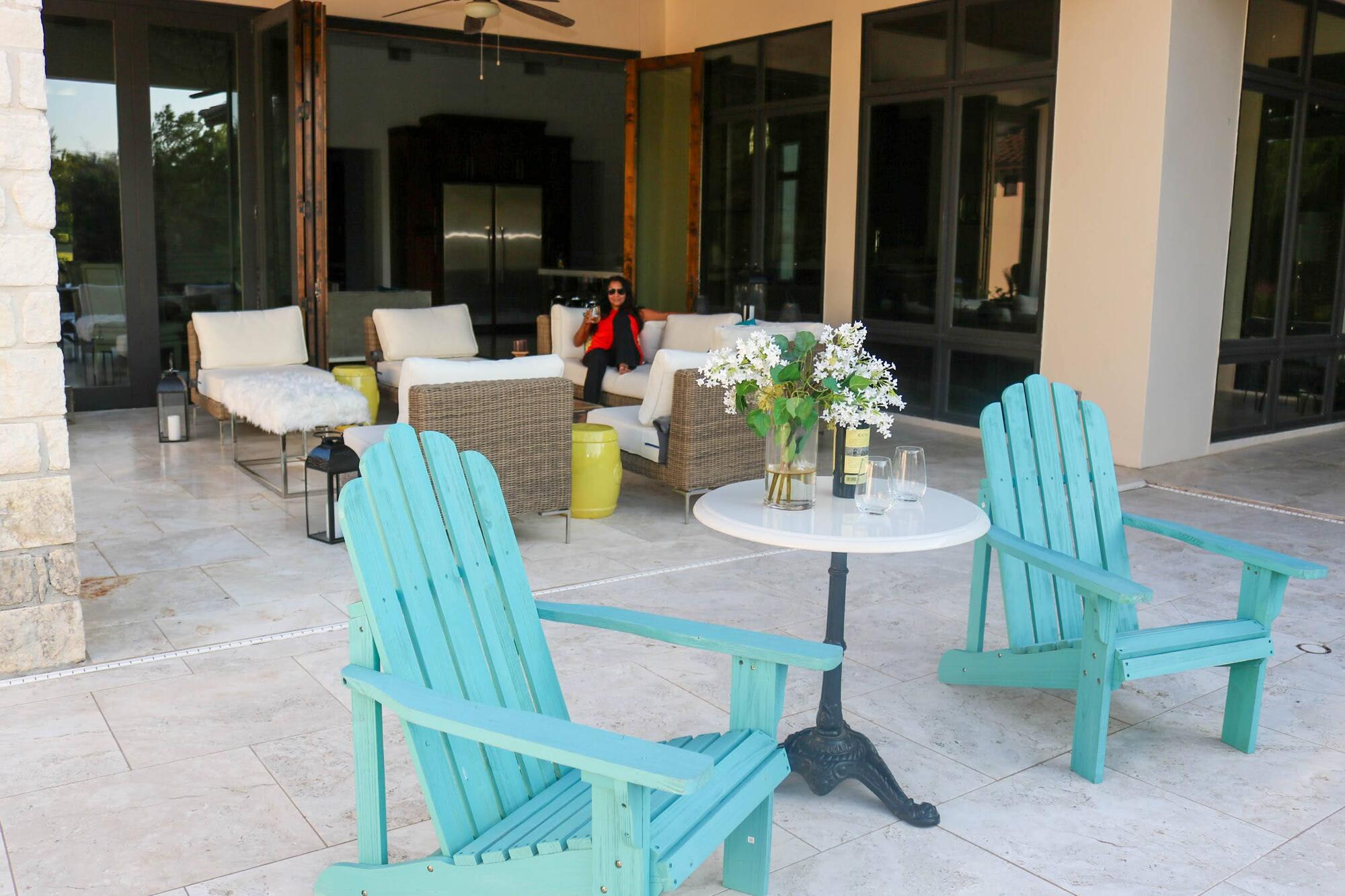 Poolside Paradise in San Antonio, Texas - Photo 4