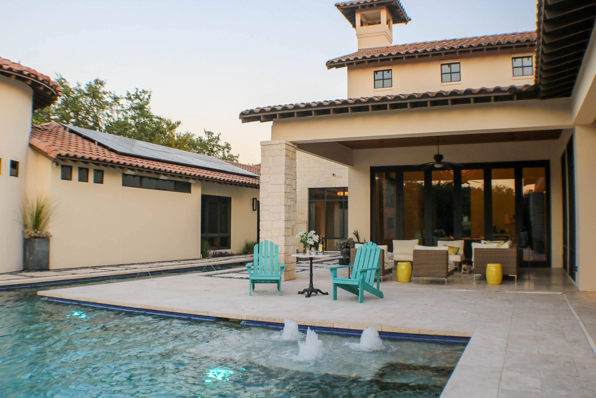 Poolside Paradise in San Antonio, Texas - Photo 5