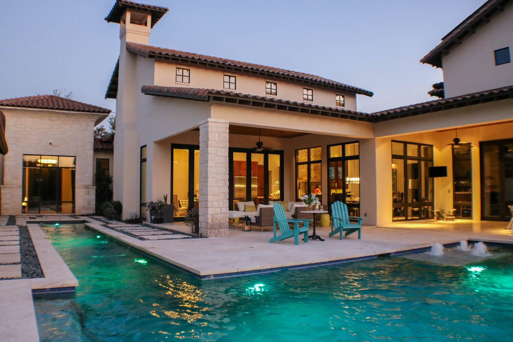 Poolside Paradise in San Antonio, Texas - Photo 9