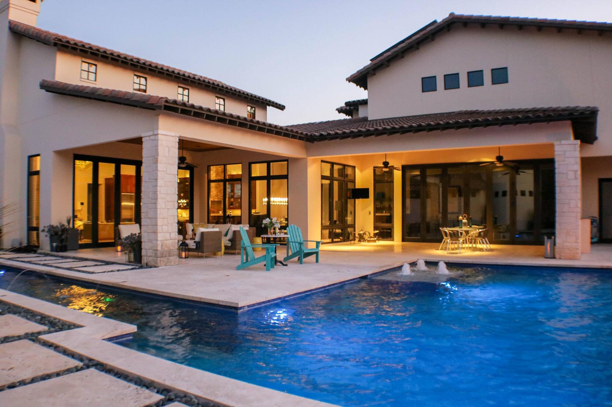 Poolside Paradise in San Antonio, Texas - Photo 10