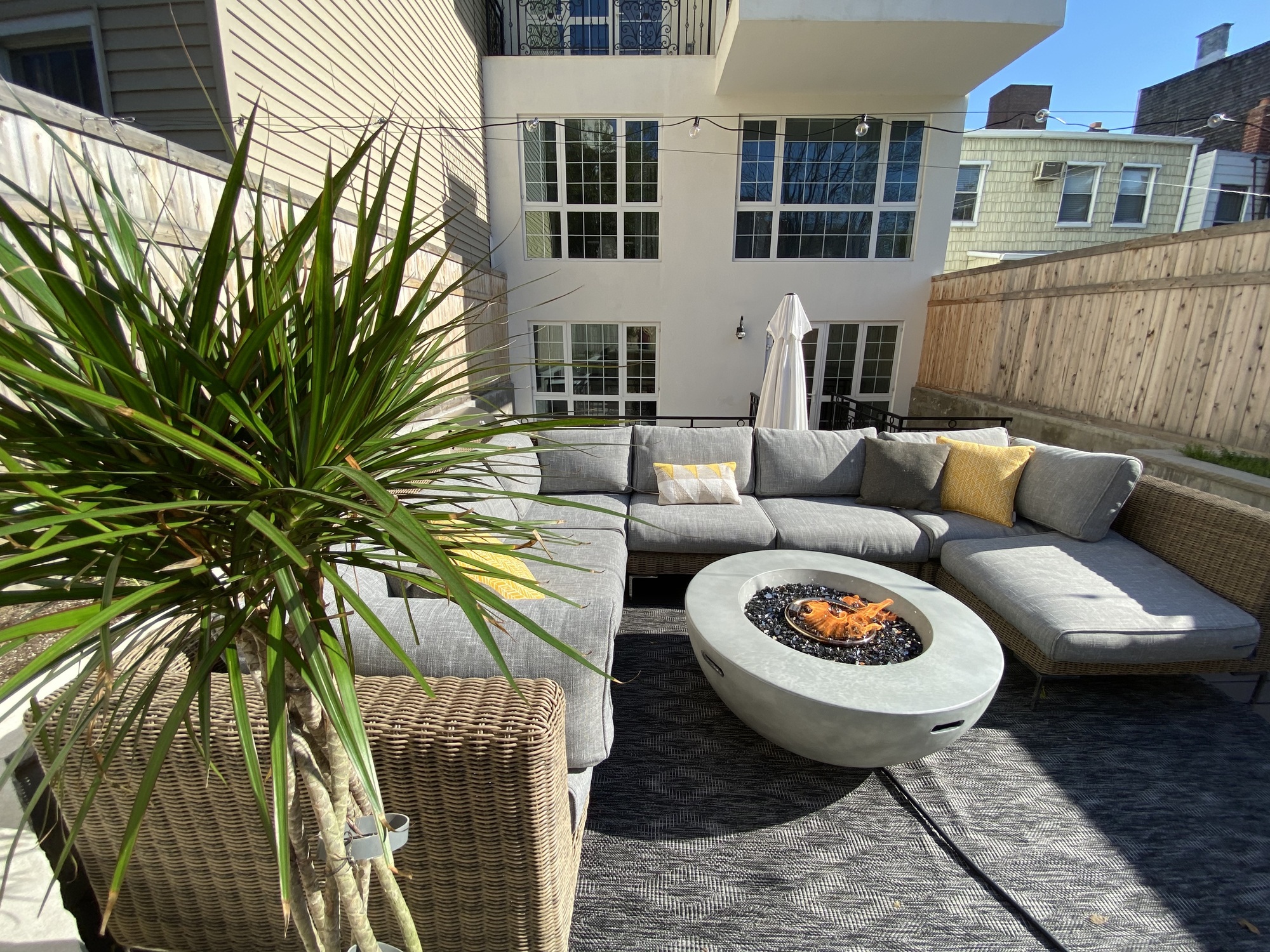 Coveted Backyard Space in Brooklyn - Photo 5