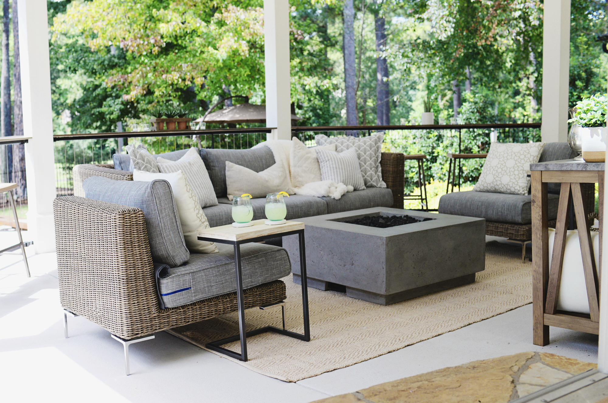 Modern Farmhouse on the Fairway: Marietta, GA - Gallery photo 3 of 9