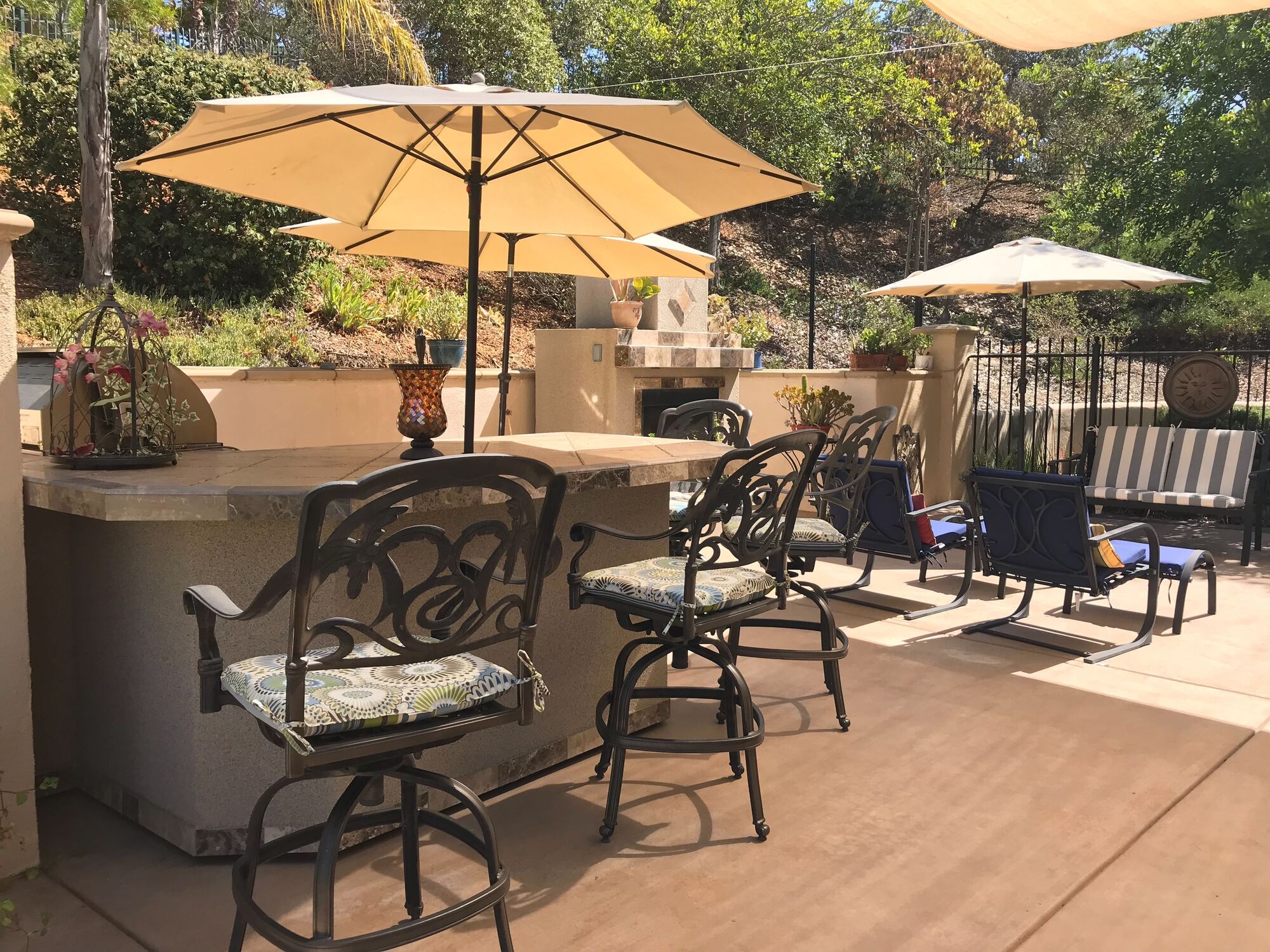 Neo-Eclectic Ranch in Escondido - Gallery photo 13 of 13