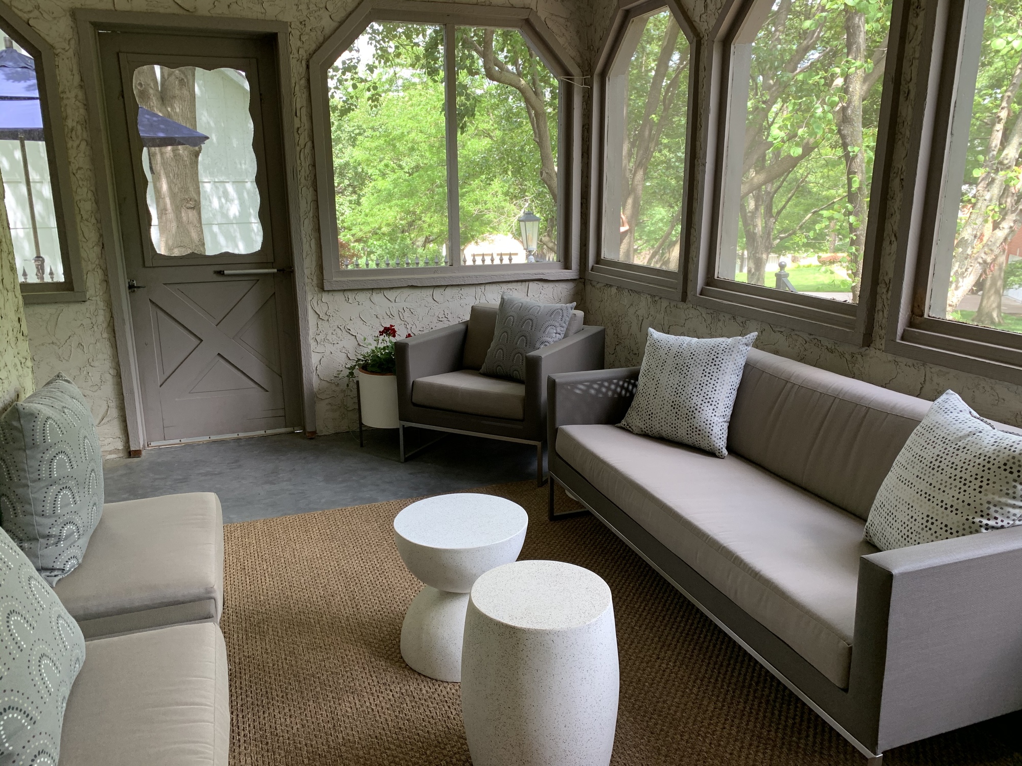 Midwestern Haven in Leawood, KS - Photo 11