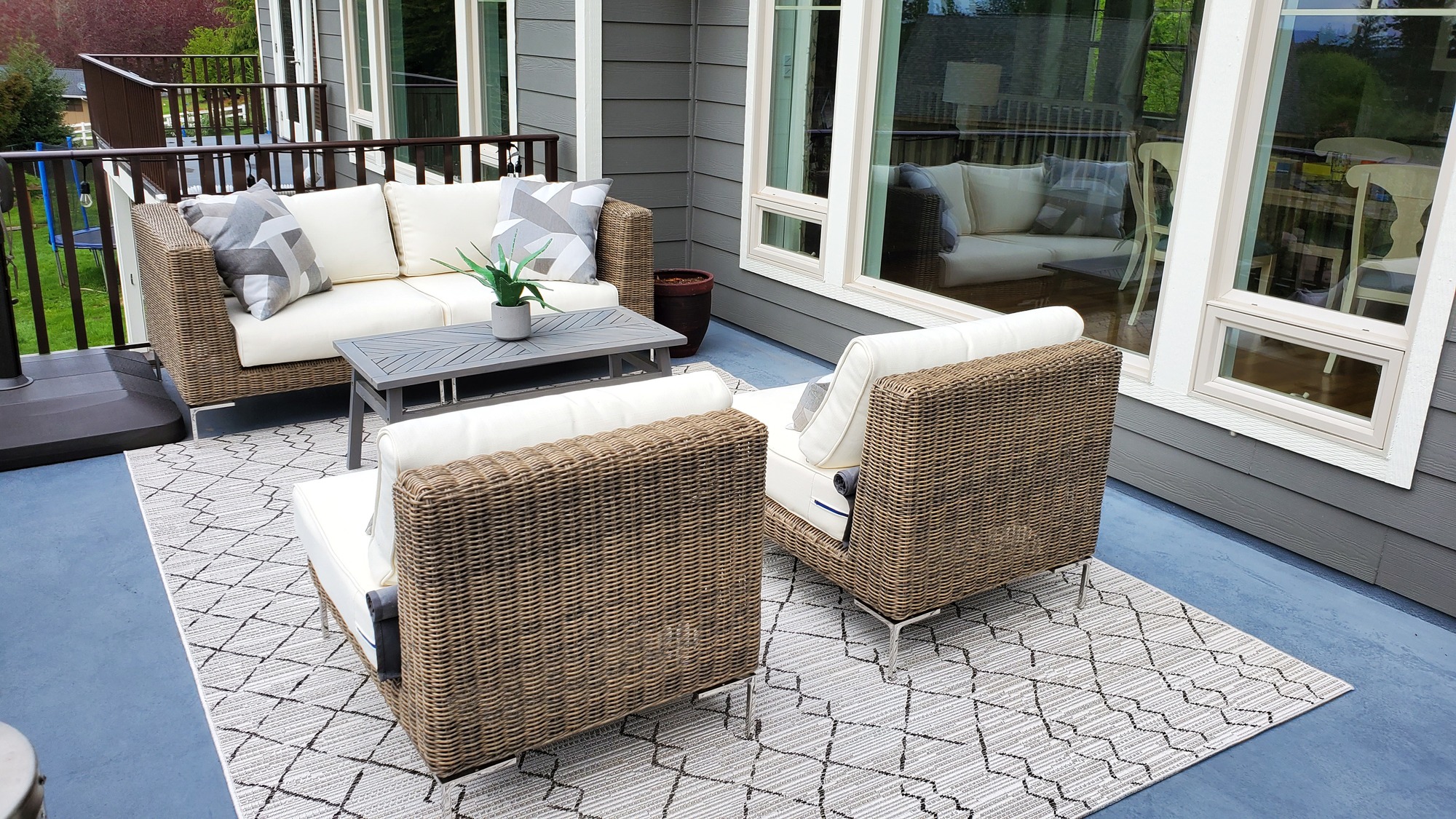 Pool Deck with Modern Flair in Washington State - Gallery photo 2 of 9