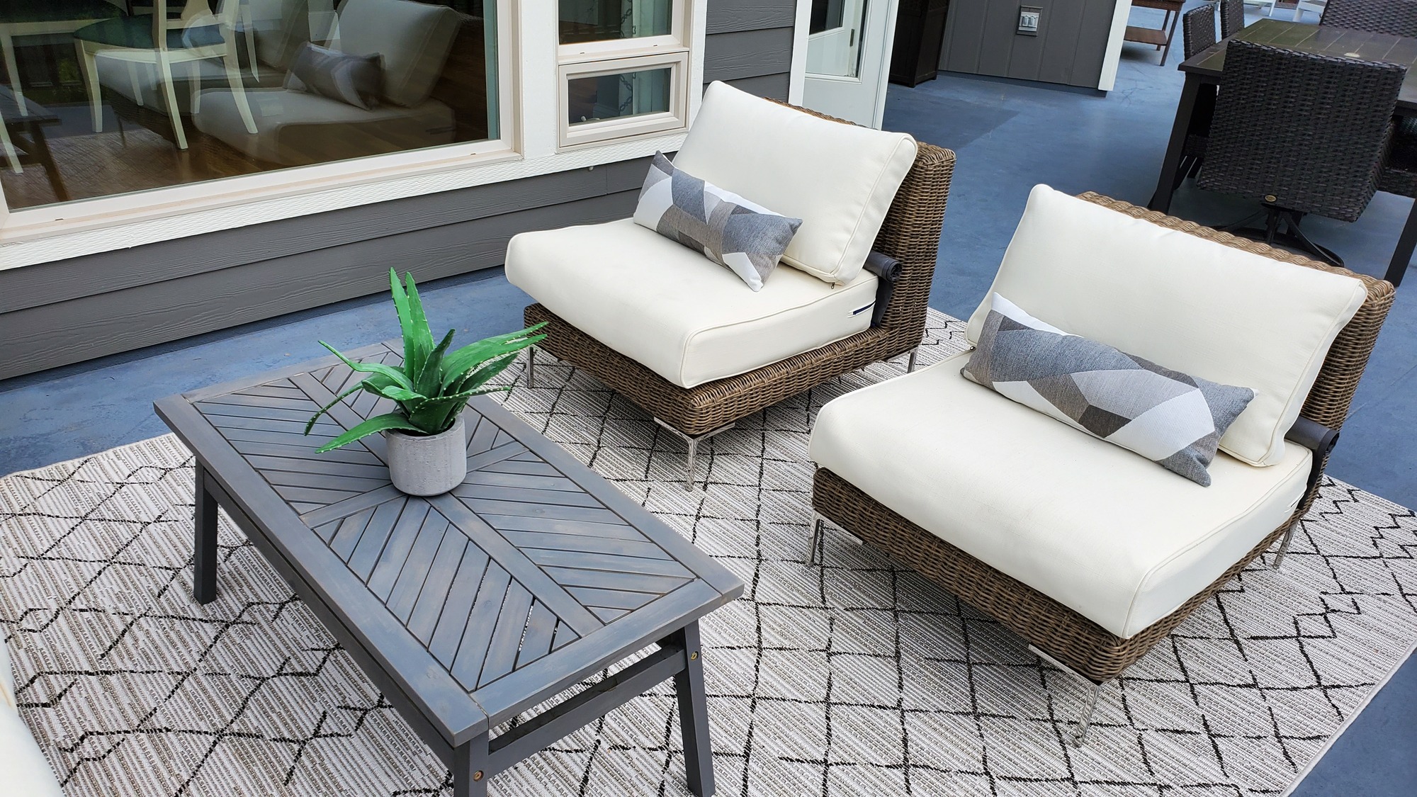 Pool Deck with Modern Flair in Washington State - Gallery photo 3 of 9