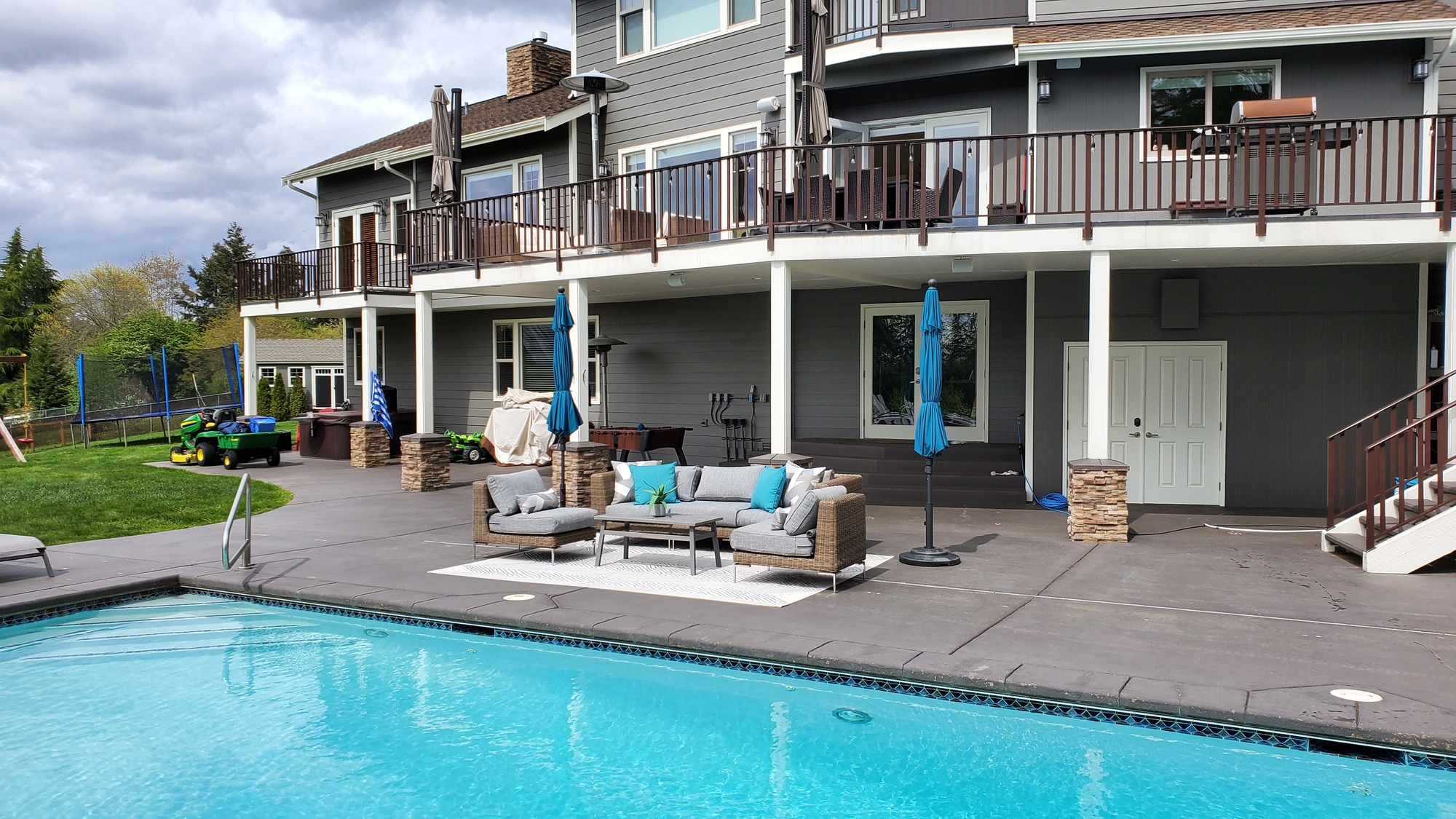 Pool Deck with Modern Flair in Washington State - Gallery photo 9 of 9