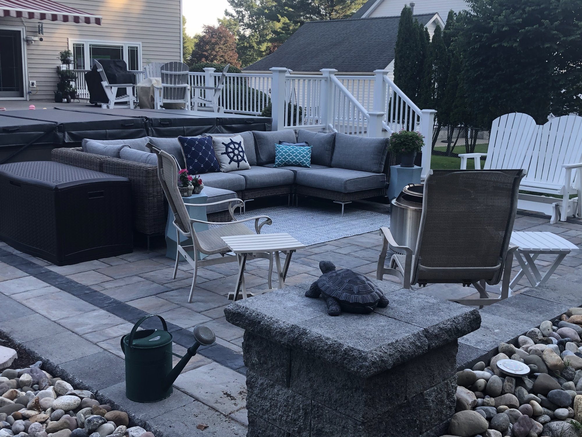 Cozy, Contemporary Patio in Upstate New York - Photo 8