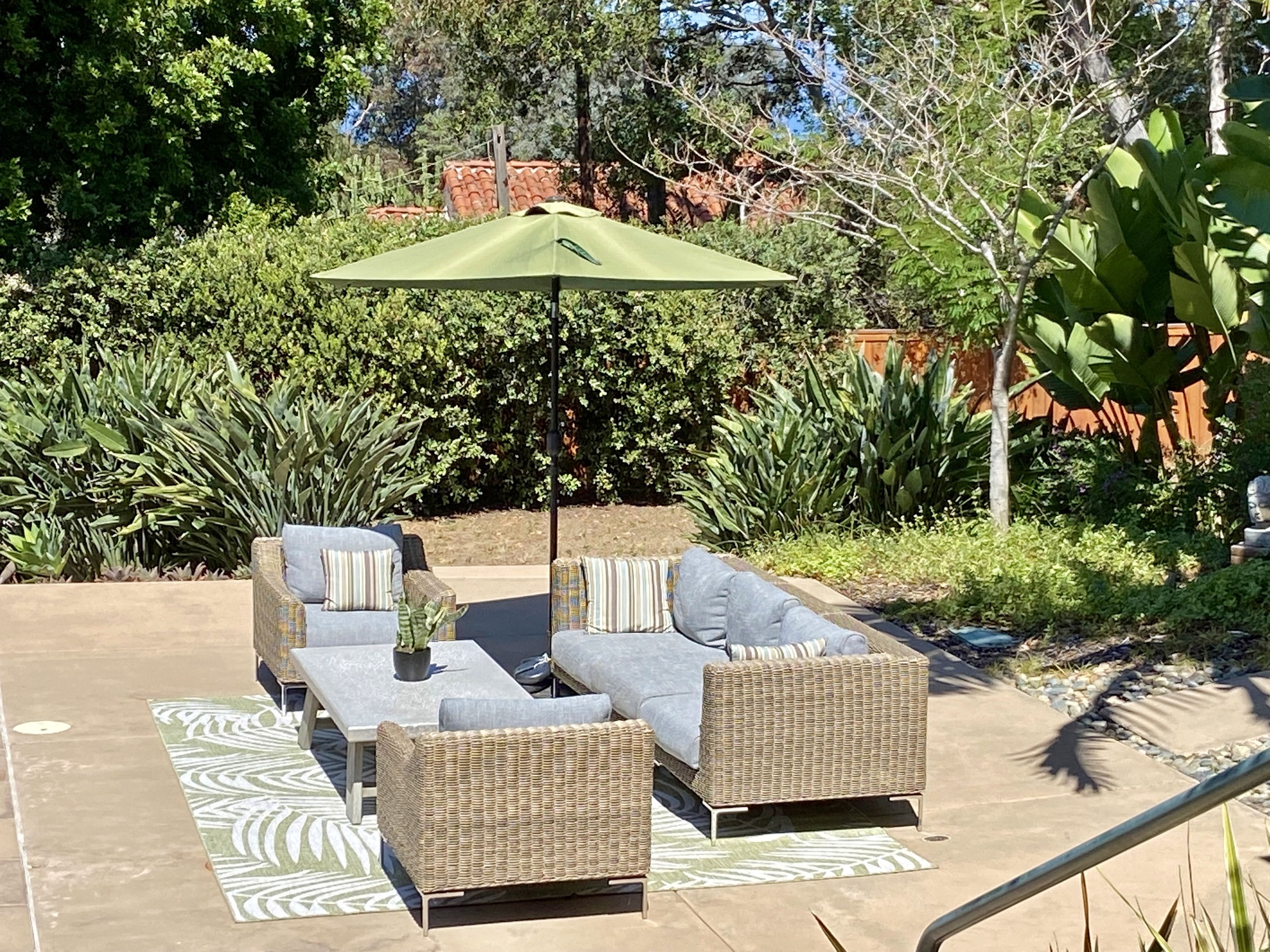 Earthy, Relaxing Pool Deck in Southern California - Photo 8