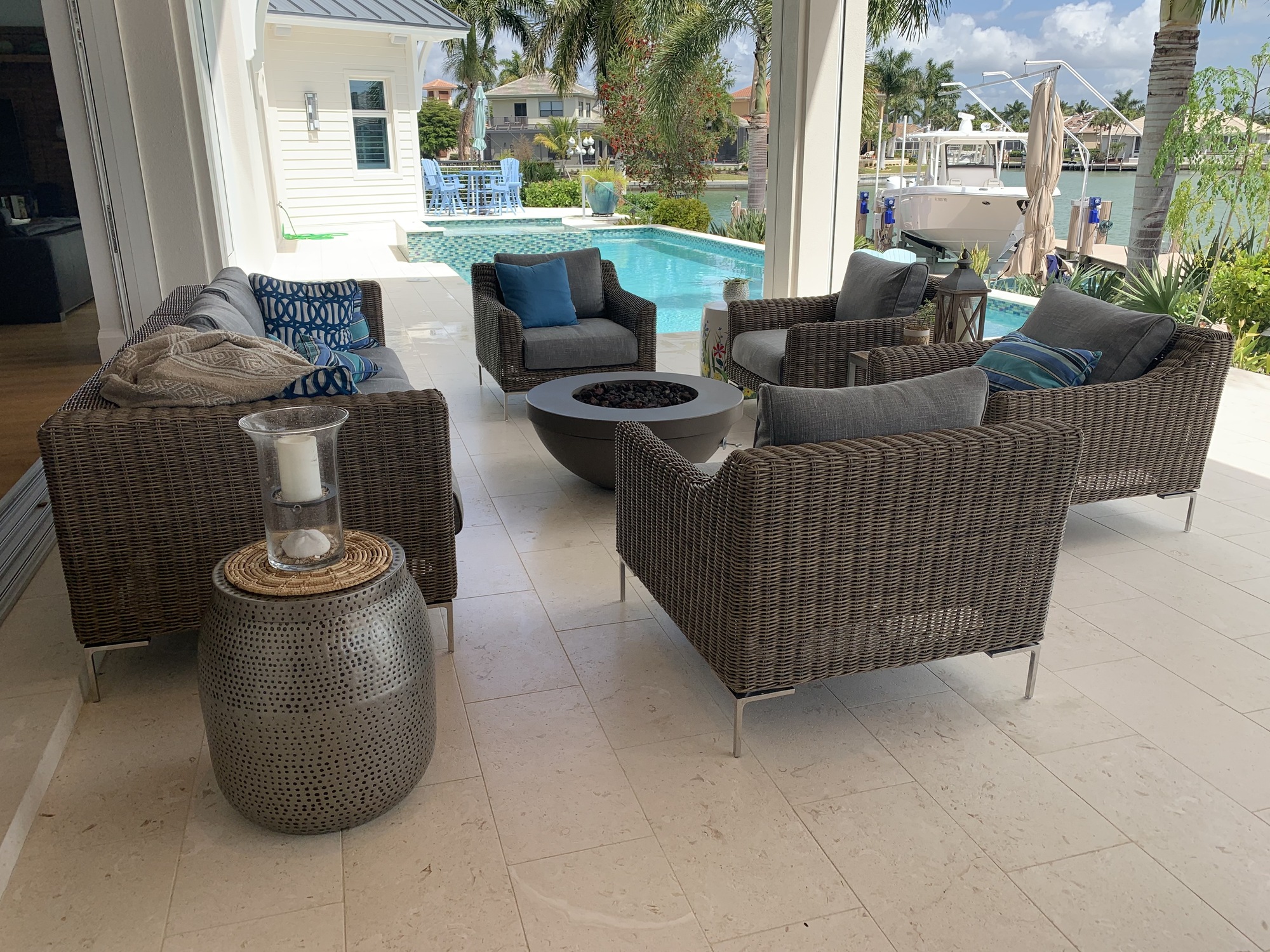 Wicker 3-Piece Sofa + 4 Wicker Armchairs in Marco Island, FL - Photo 1