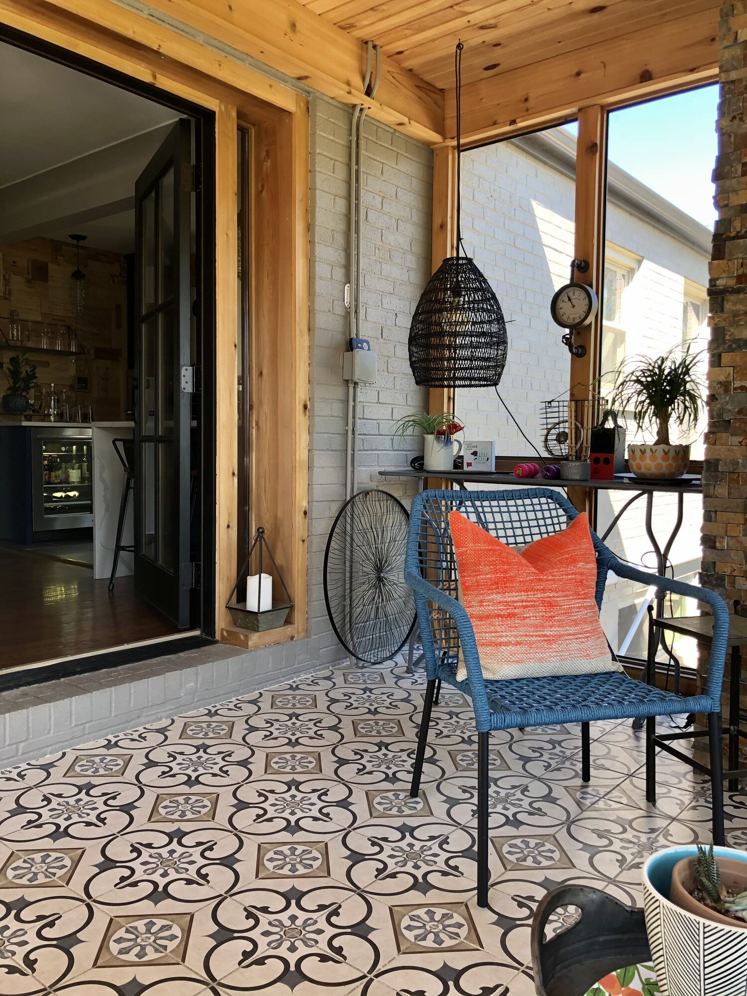 Relaxing Porch in South City St. Louis, MO - Photo 4