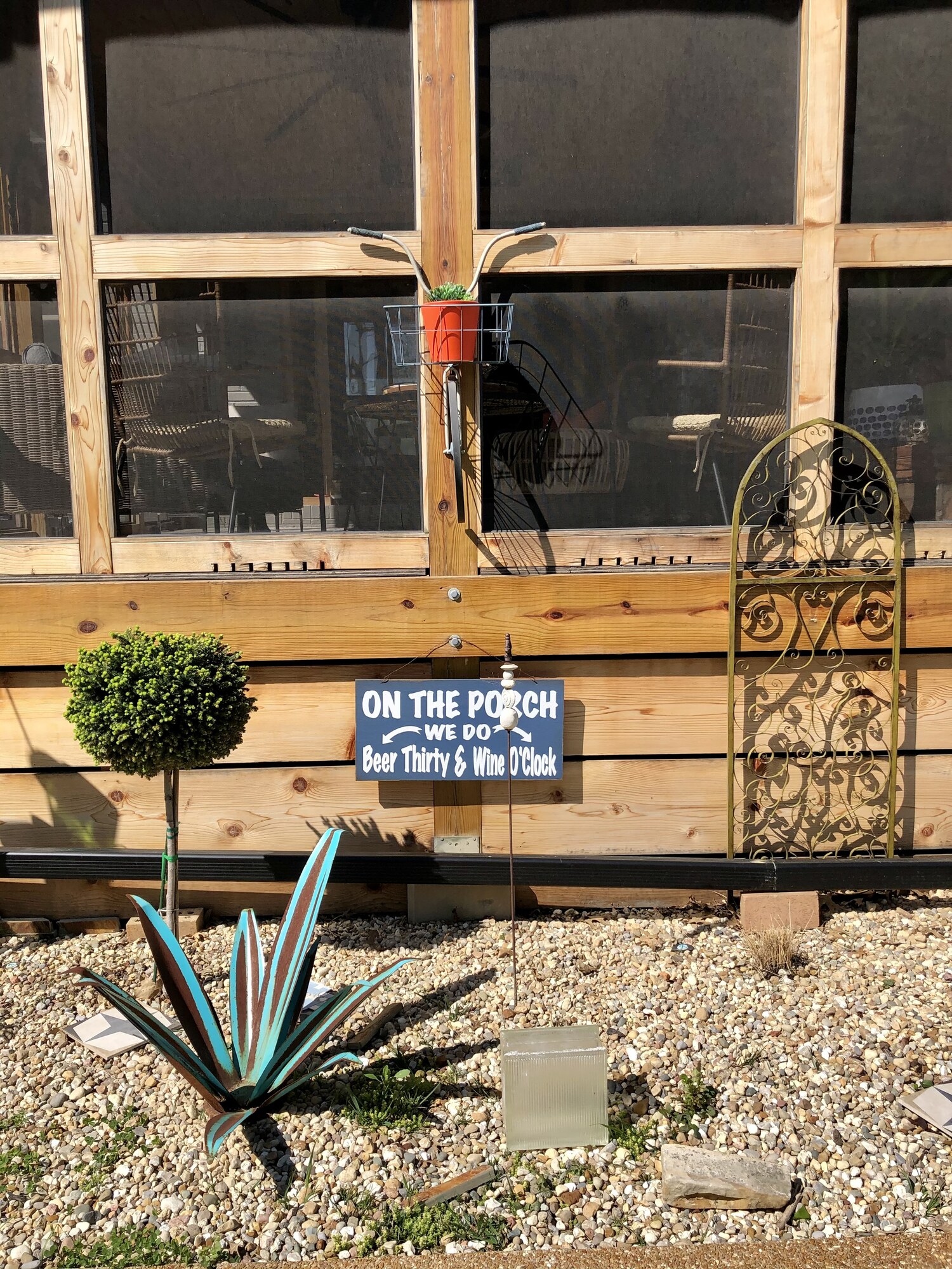 Relaxing Porch in South City St. Louis, MO - Photo 9
