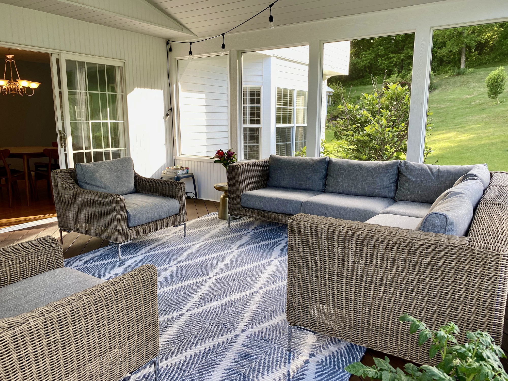 A New York Director’s Spacious Screened-In Porch - Photo 7