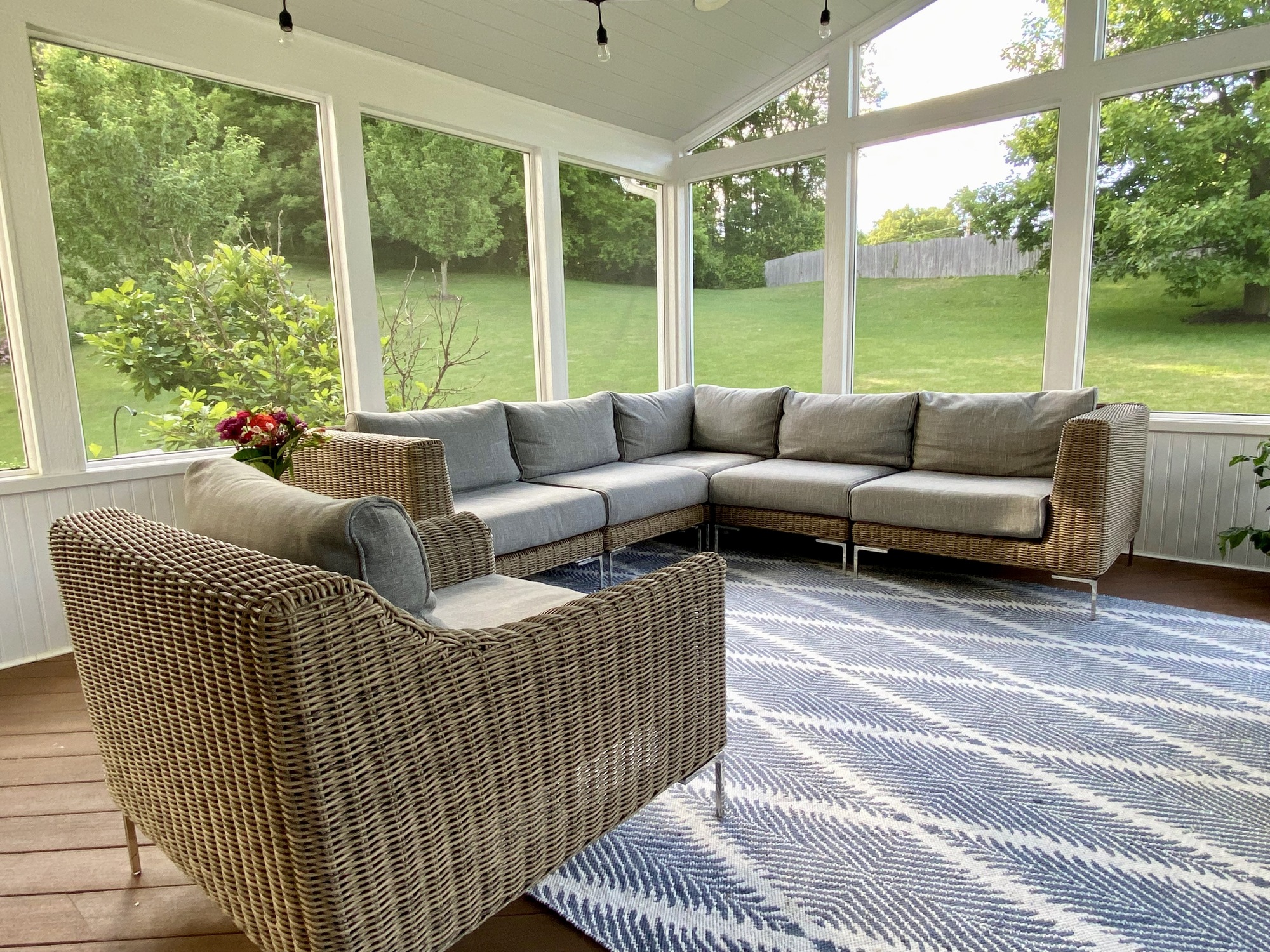 A New York Director’s Spacious Screened-In Porch - Photo 8