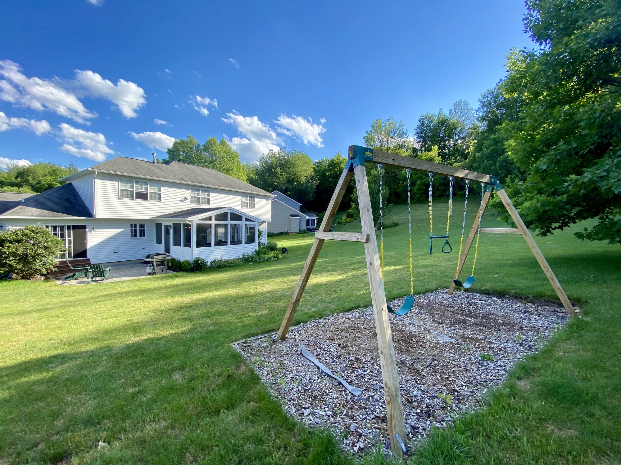 A New York Director’s Spacious Screened-In Porch - Photo 10