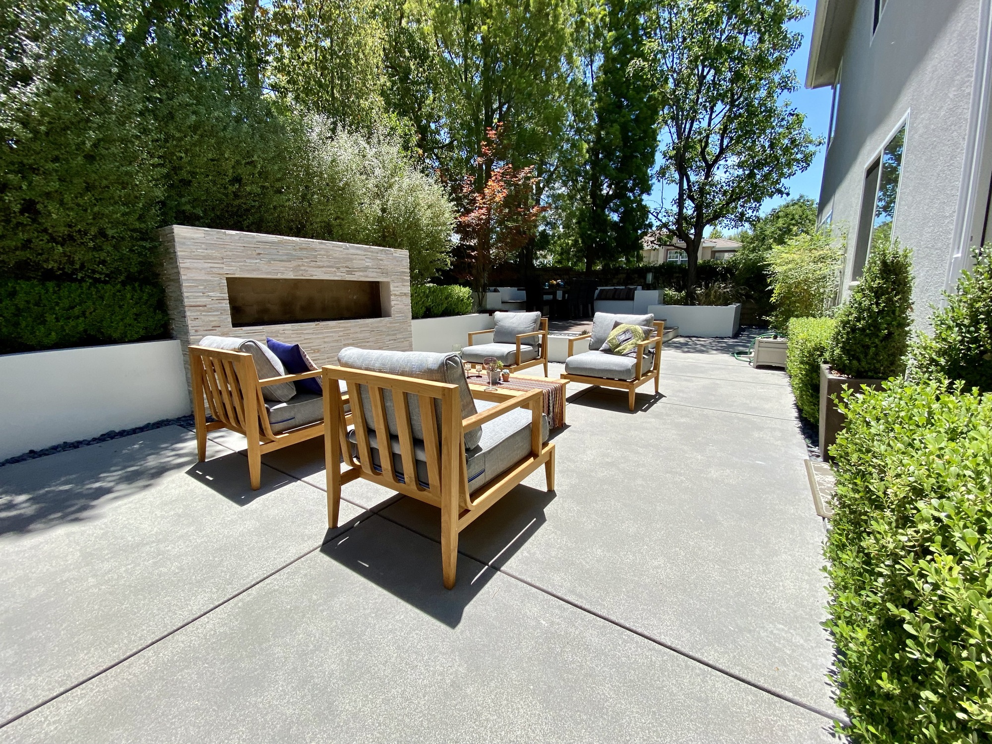 A Modern Zen Atmosphere in Southern California - Photo 2