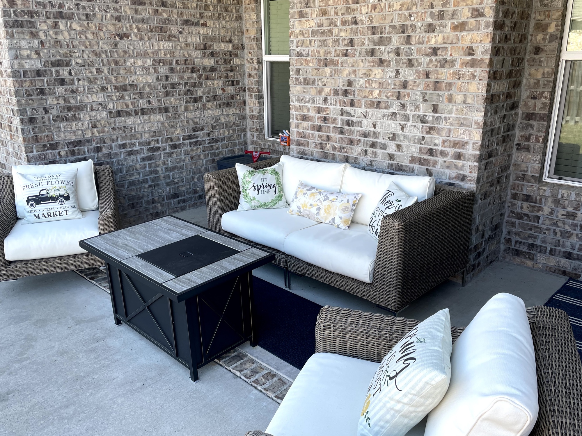 A Sports-Loving Family’s Modern Gathering Space in Fayetteville, AR - Photo 2