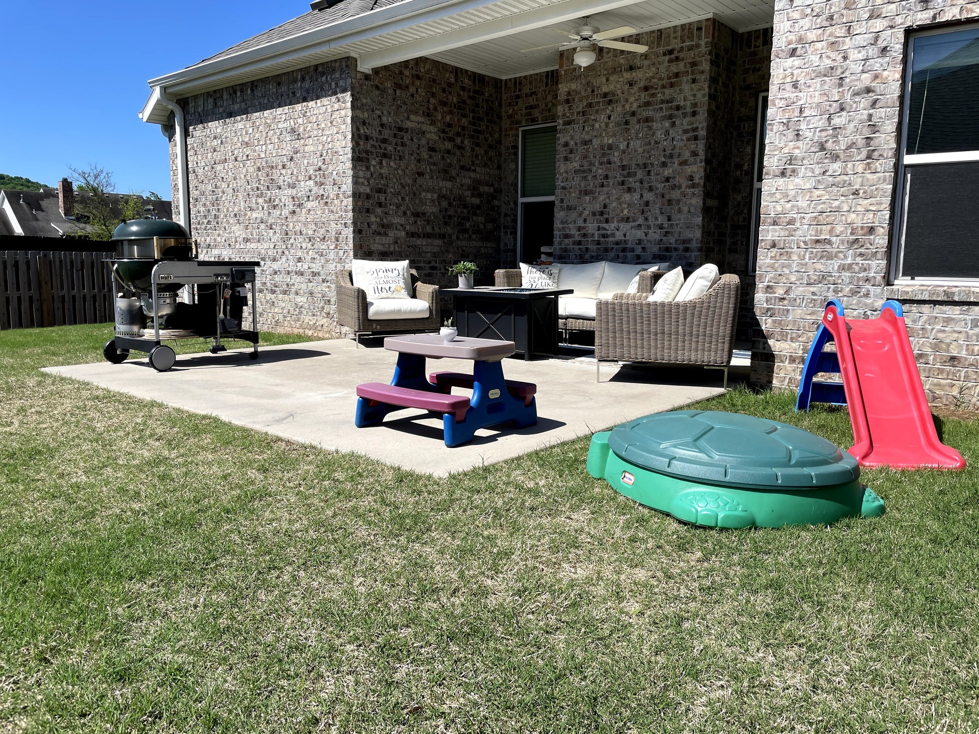 A Sports-Loving Family’s Modern Gathering Space in Fayetteville, AR - Photo 4