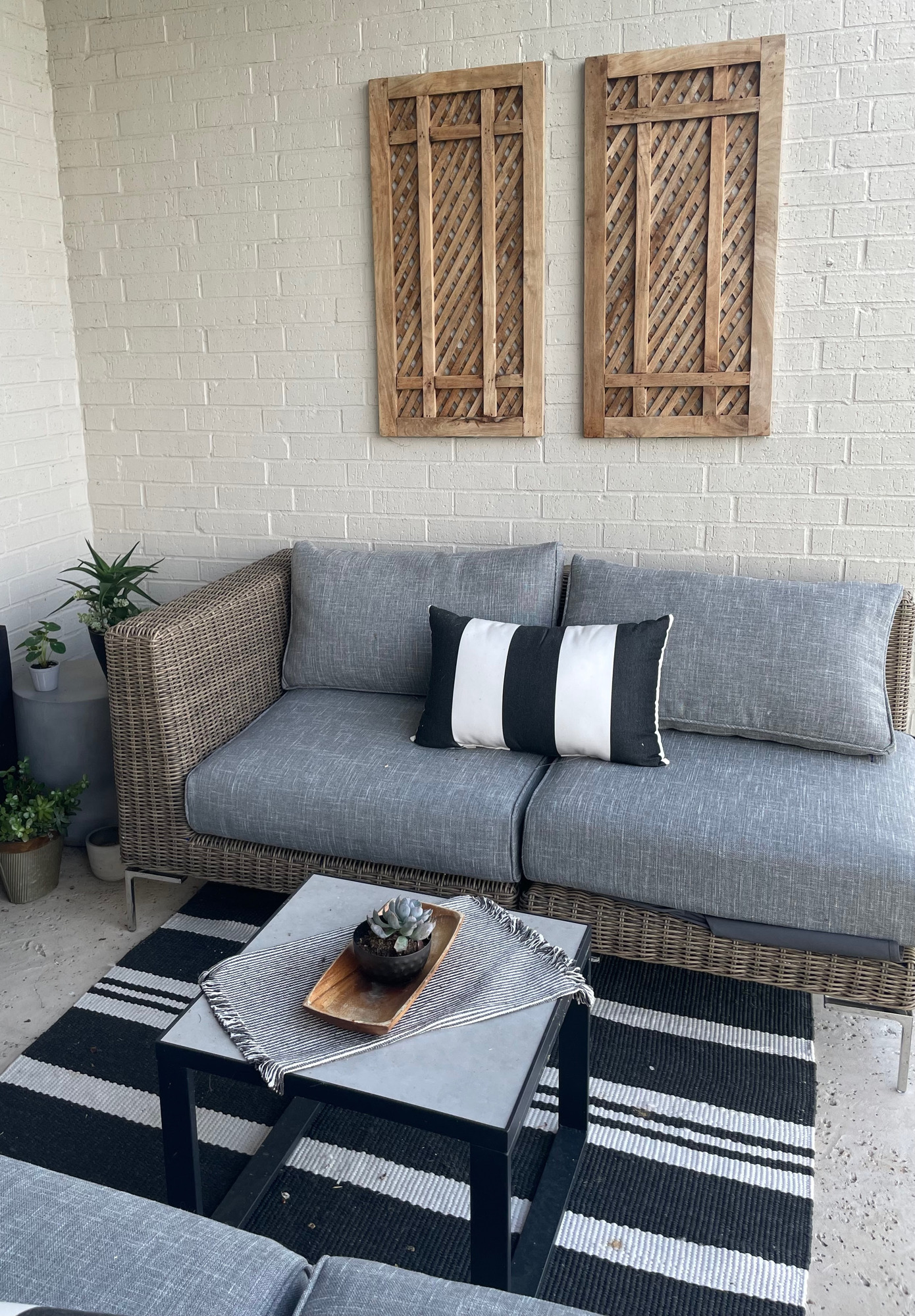 A Contemporary Bohemian Courtyard and Covered Porch - Photo 6