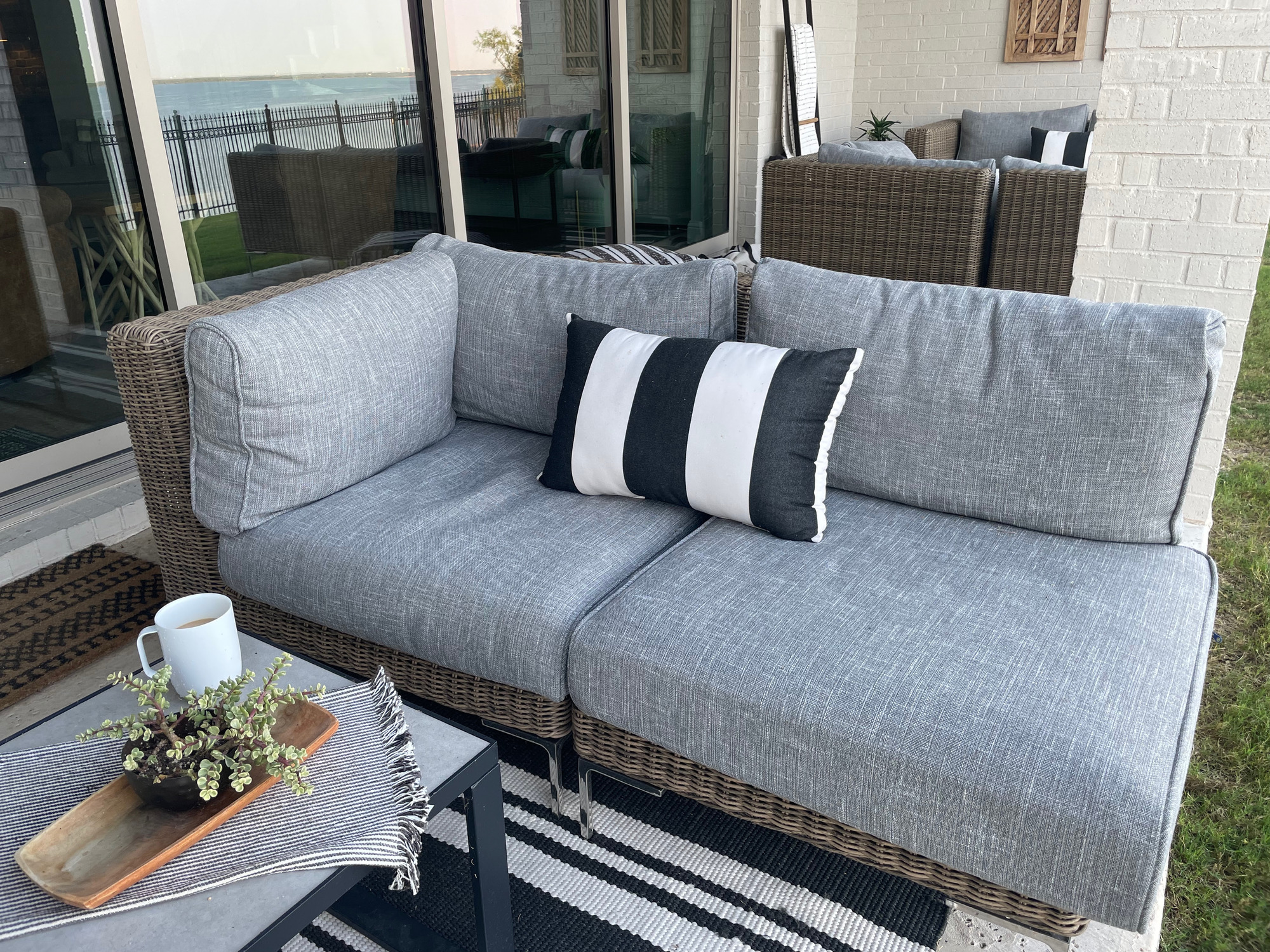 A Contemporary Bohemian Courtyard and Covered Porch - Photo 7