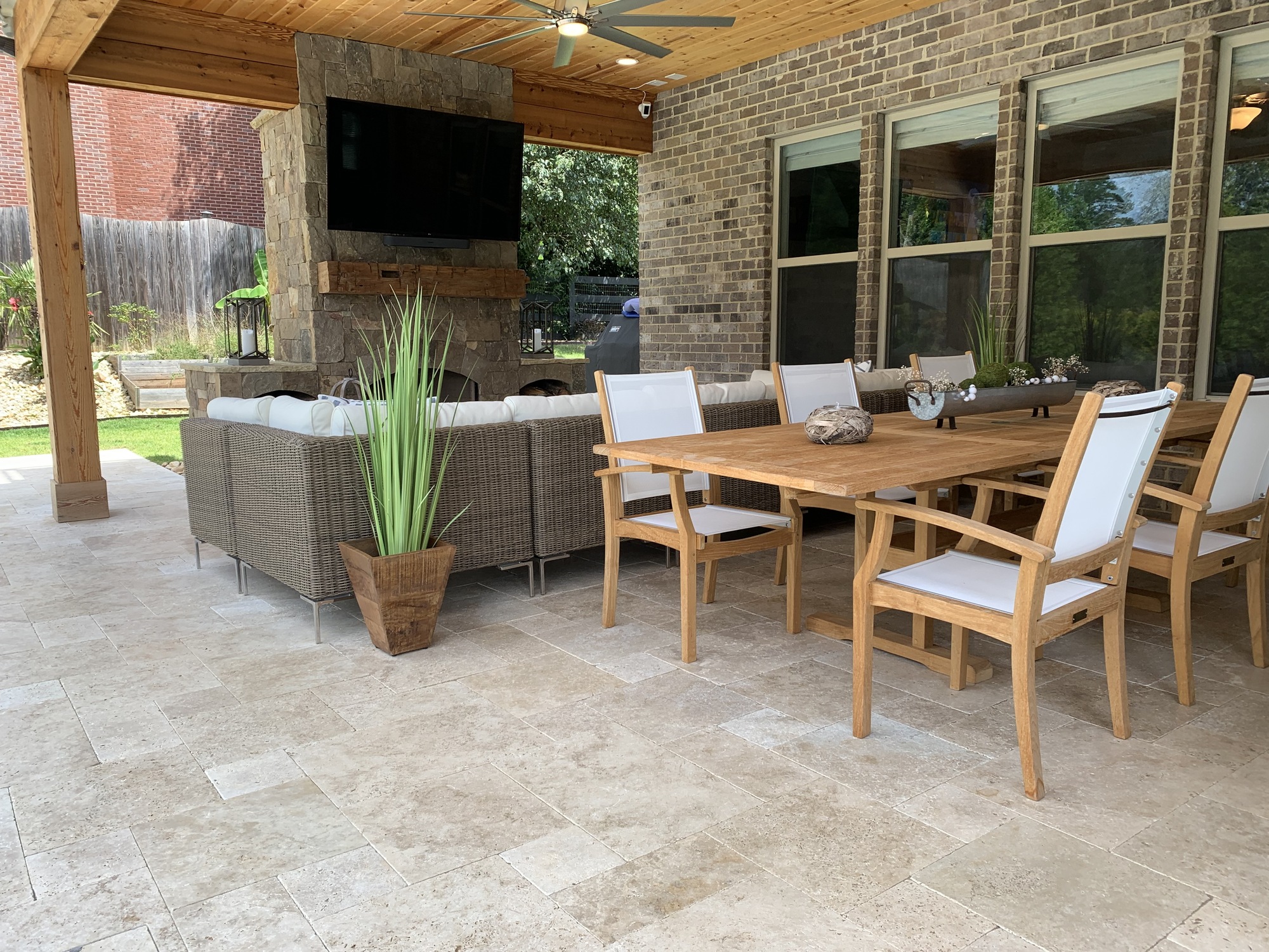 A Rustic Caribbean–Themed Outdoor Living Space - Photo 3