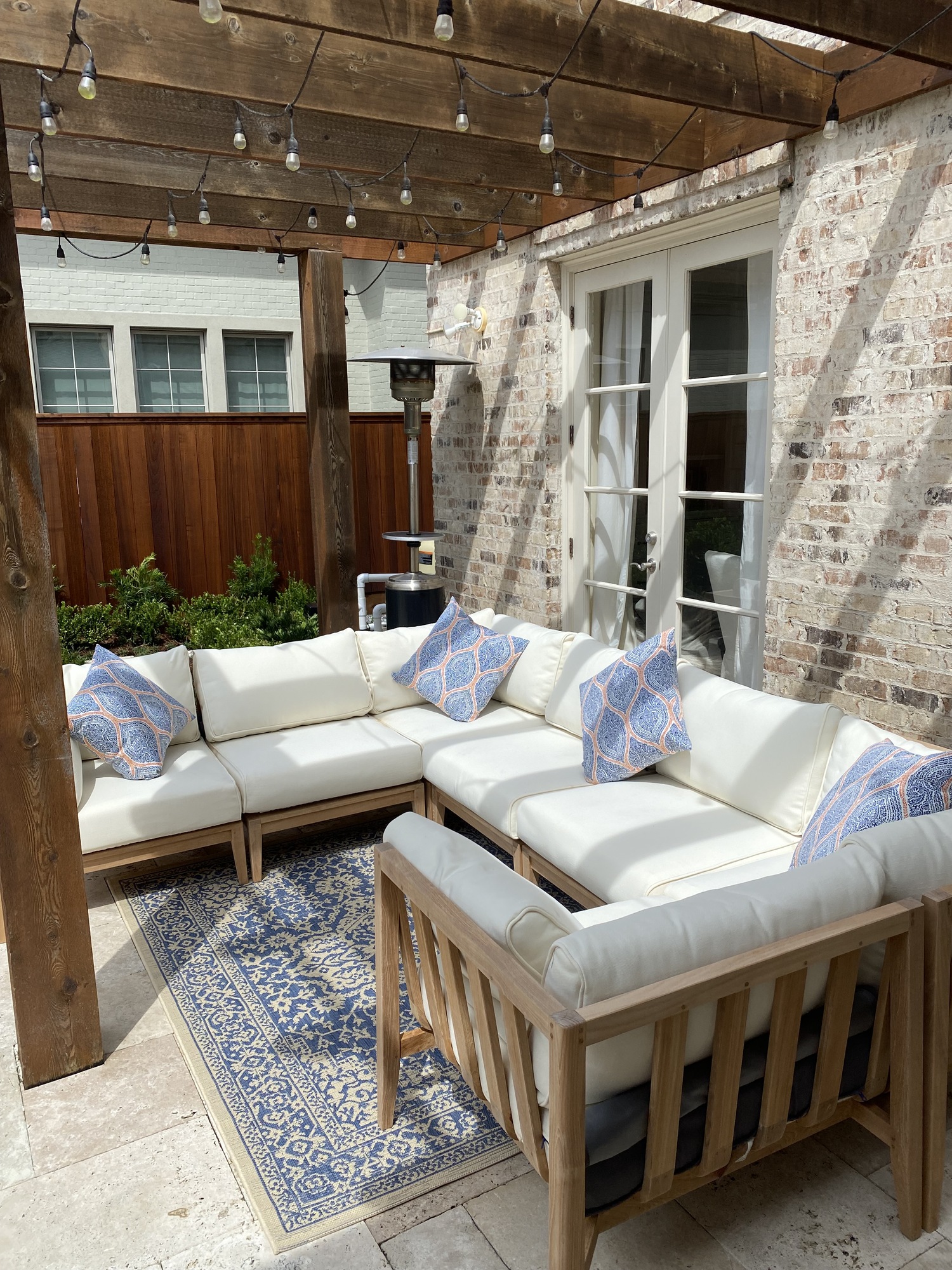 A Cozy, French-Country New Orleans Backyard and Pool - Photo 4