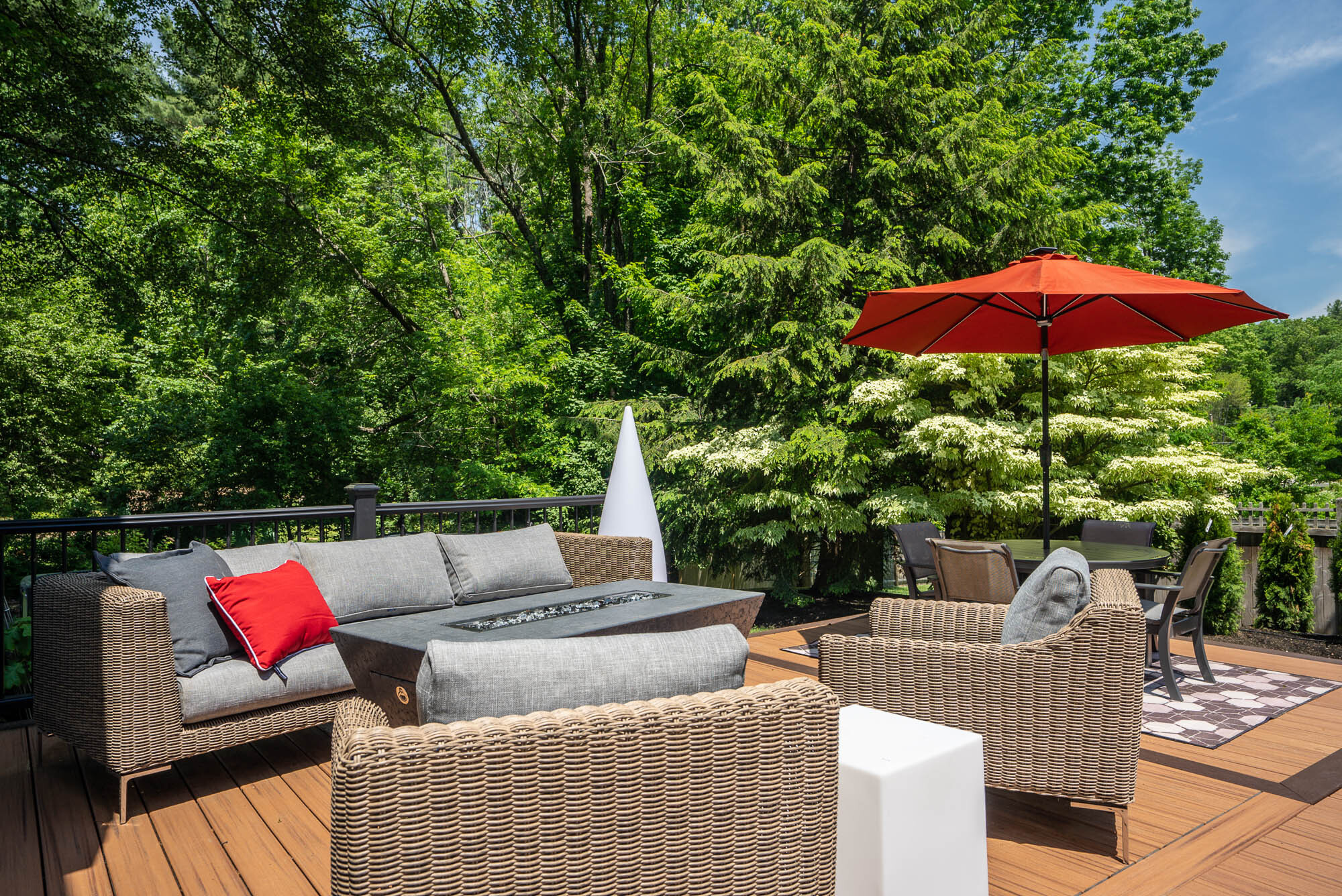 A Travel Buff’s At-Home Sanctuary (with Plunge Pool) in New Hampshire - Photo 1