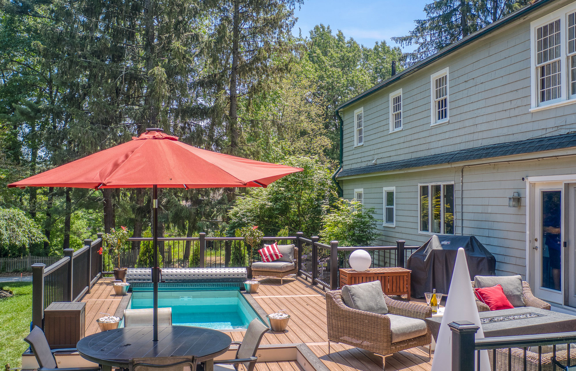 A Travel Buff’s At-Home Sanctuary (with Plunge Pool) in New Hampshire - Photo 4