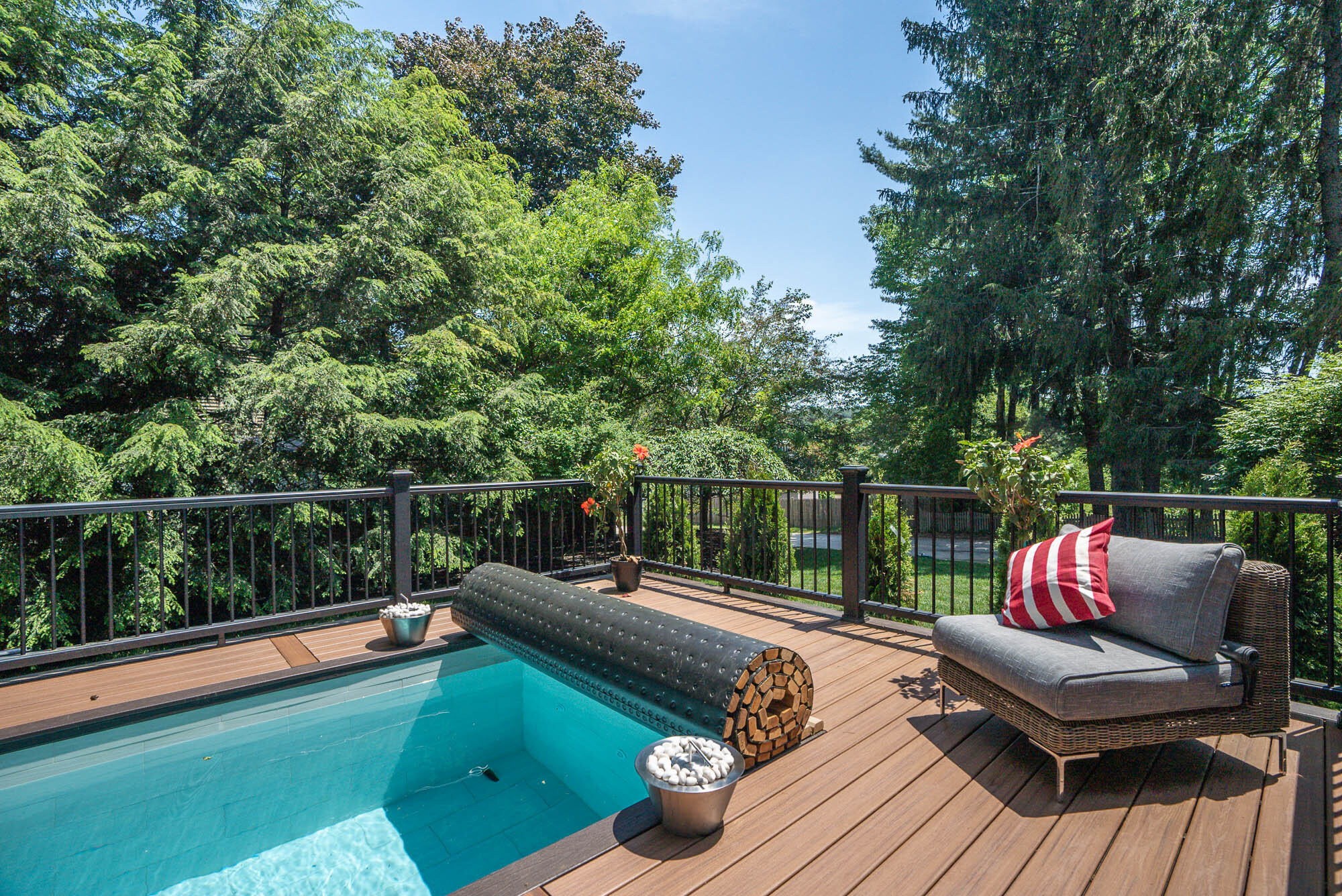 A Travel Buff’s At-Home Sanctuary (with Plunge Pool) in New Hampshire - Photo 8