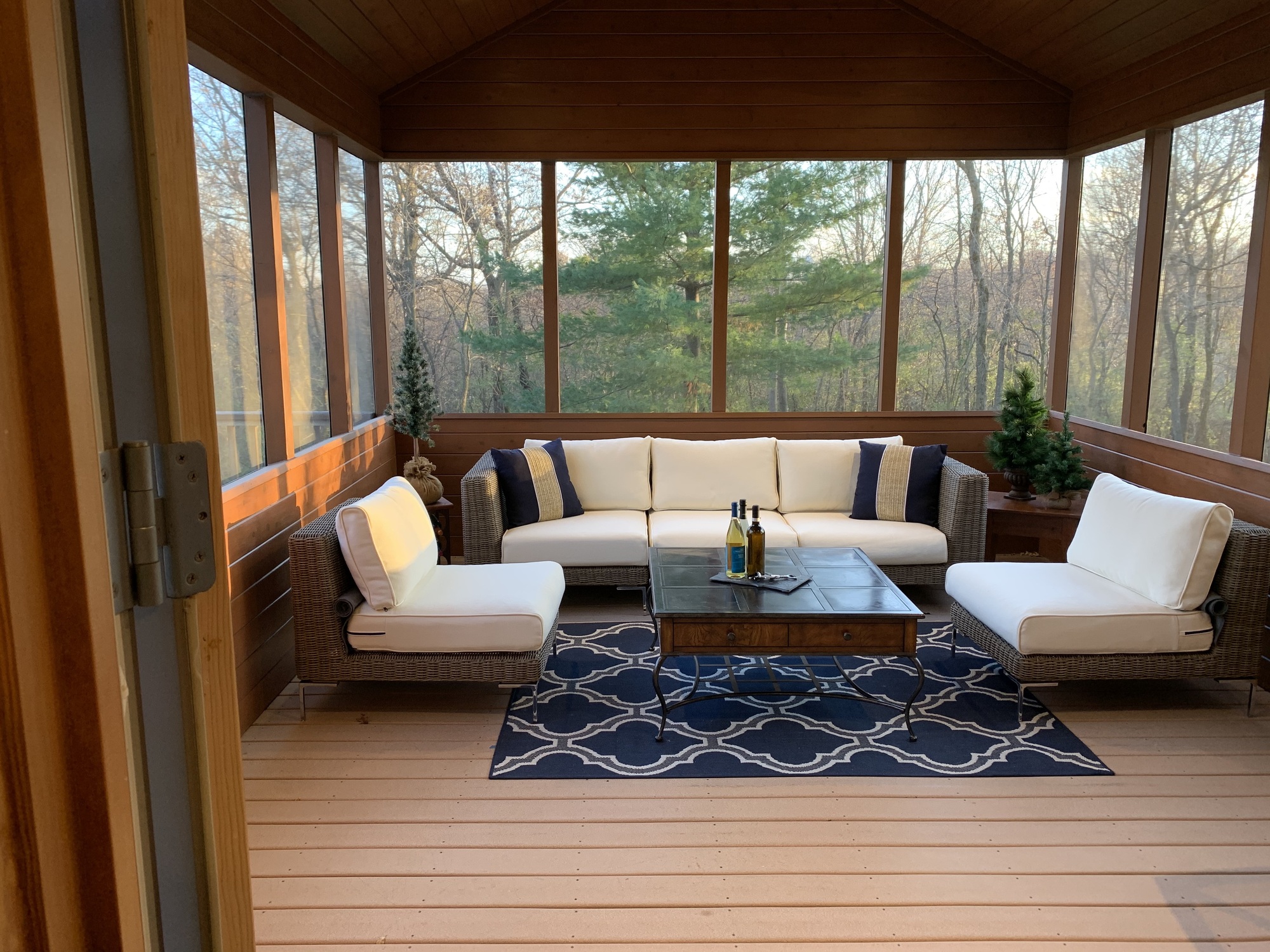 Rustic Screened Porch in Rochester, Minnesota - Photo 10